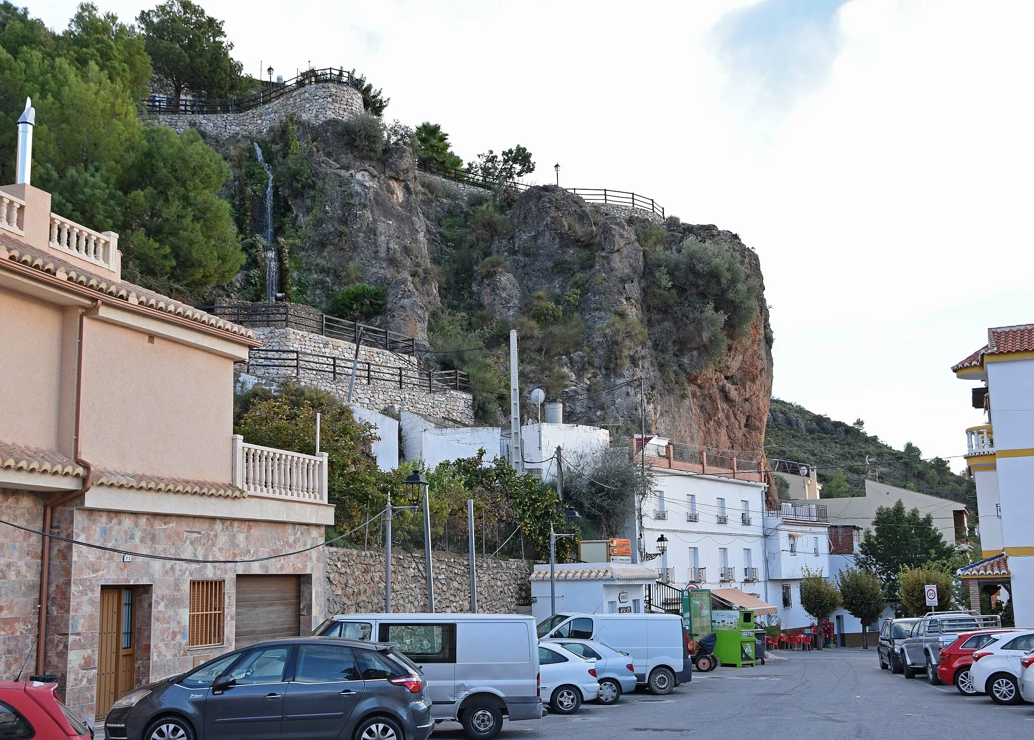 Photo showing: Plaza España, Lentegí, with viewpoint