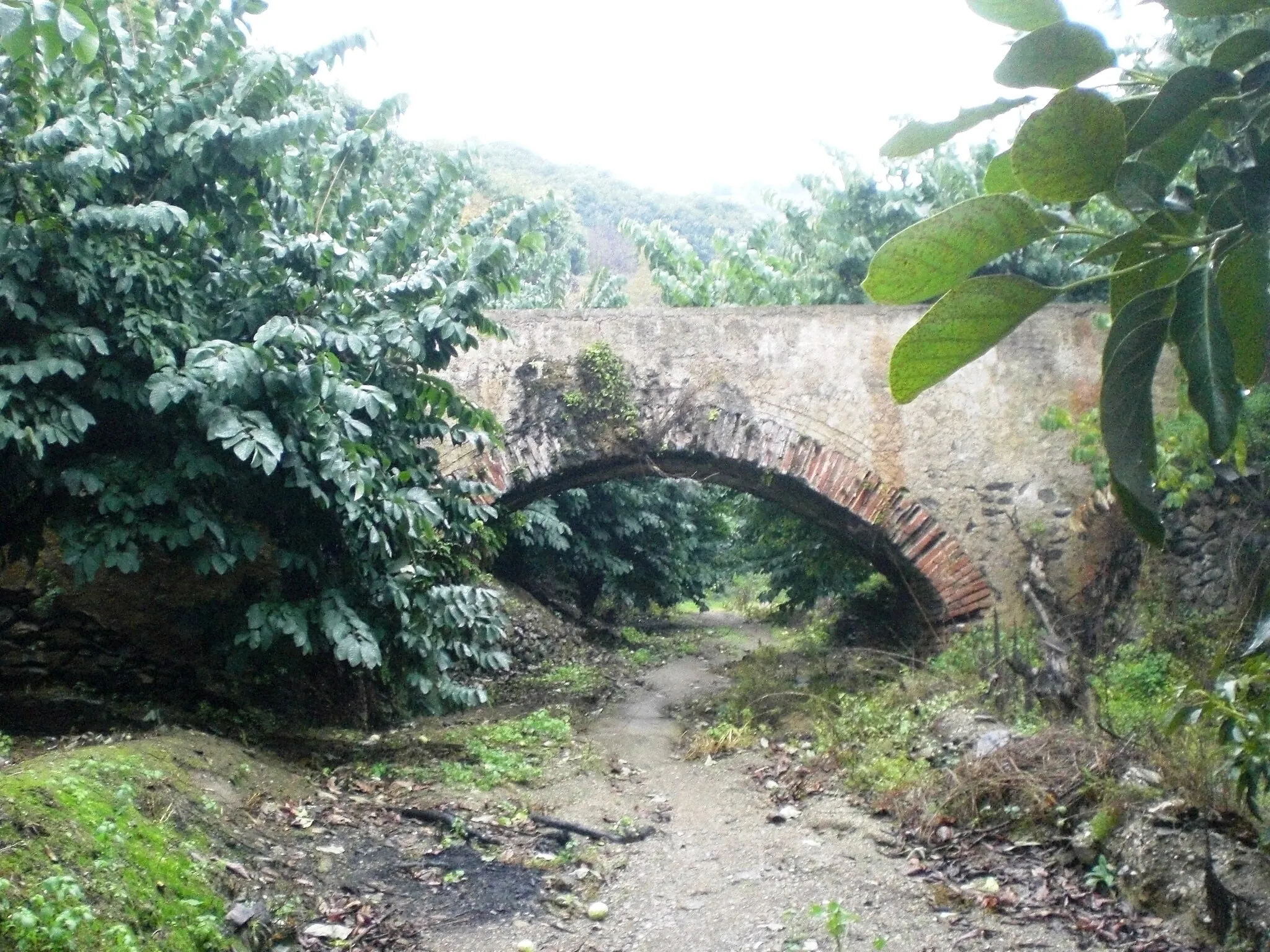 Photo showing: Arco de ladrillo del barranco de los Huertos
