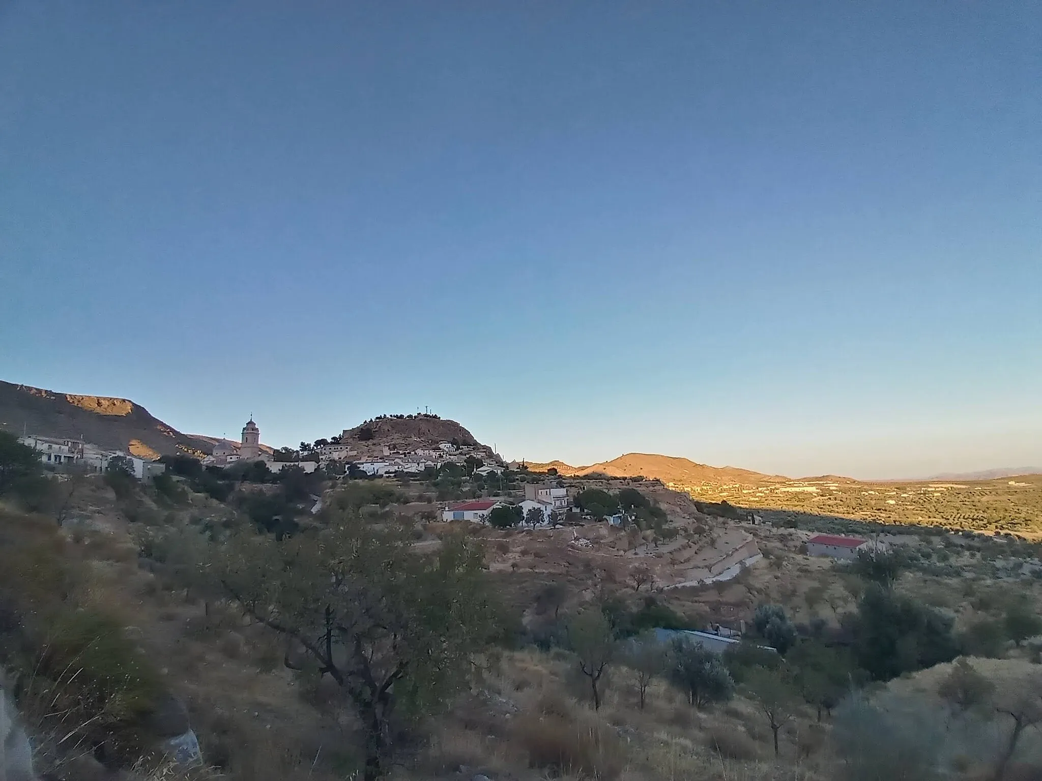 Photo showing: Vistas dle pueblo de Oria desde la ermita de San Gregorio