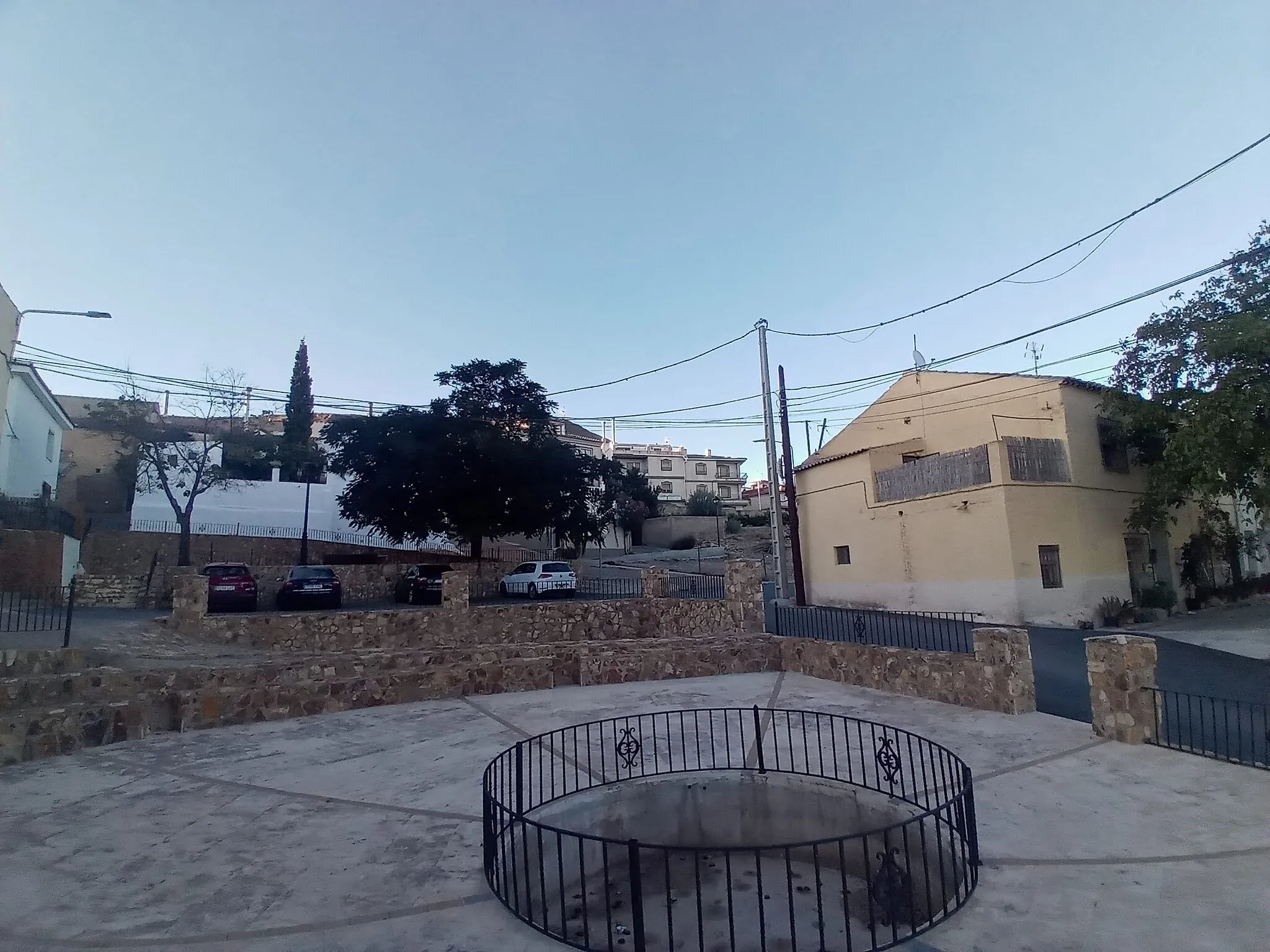 Photo showing: Plaza en homenaje a un guardia civil orialeño falleico por terrorismo.