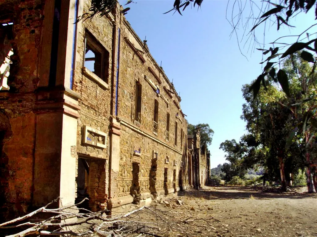 Photo showing: Fachada del antiguo Balneario de Santa Elisa, en el municipio de Espiel (Córdoba, España).