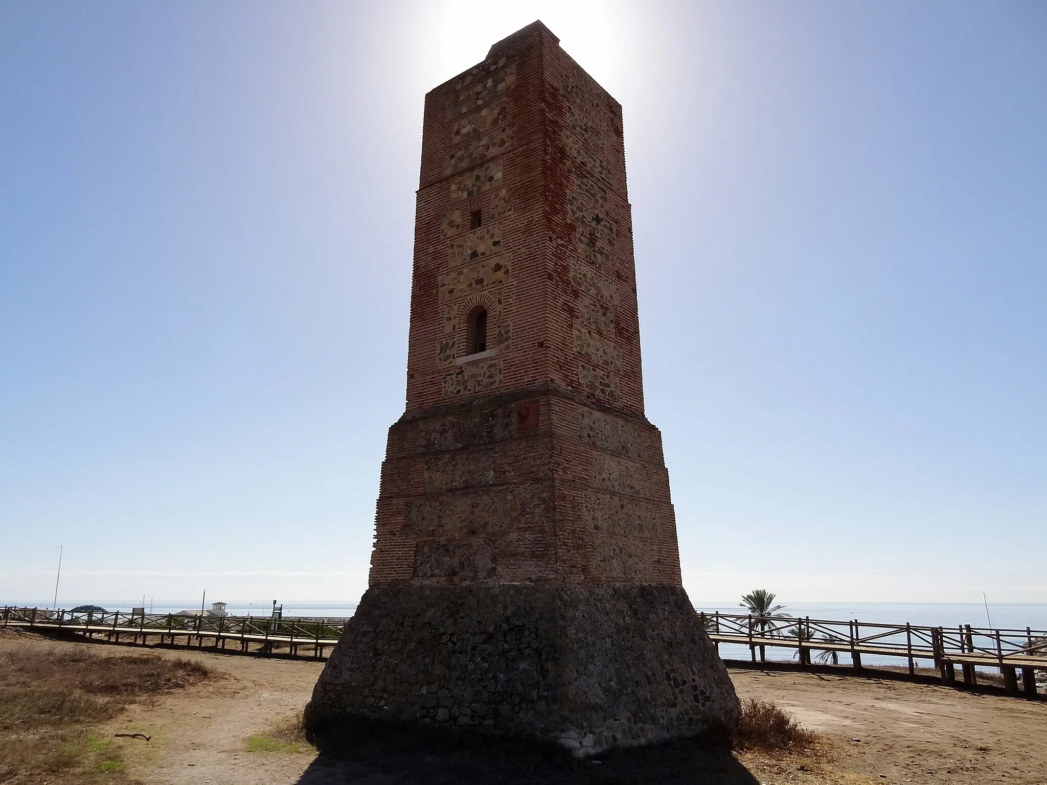 Photo showing: Torre Ladrones (‚Turm der Diebe‘) in Cabopino, Gemeinde Marbella, Provinz Málaga, Spanien