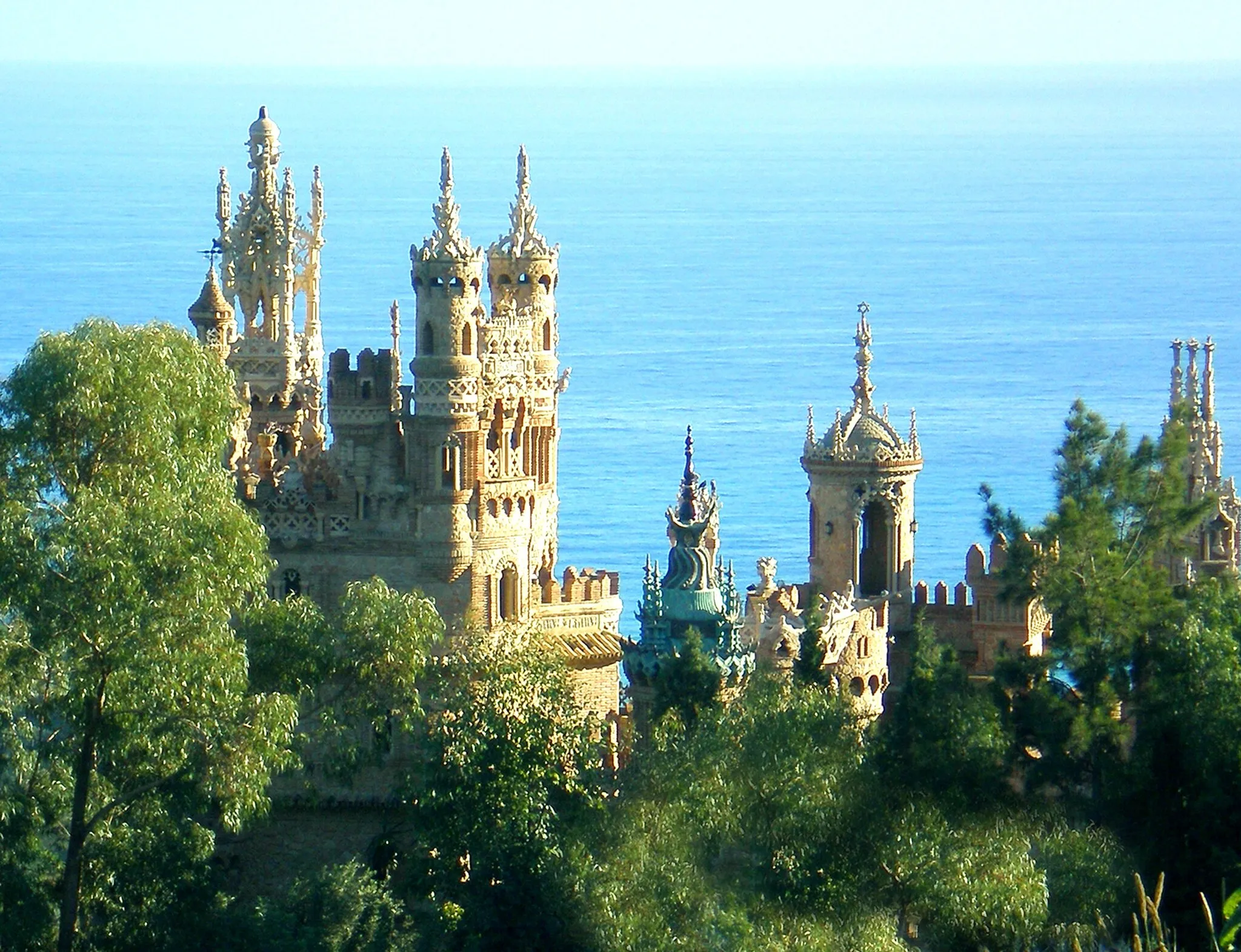 Photo showing: Castillo de Colomares cerca del pueblo de Benalmádena - Provincia de Málaga, España.