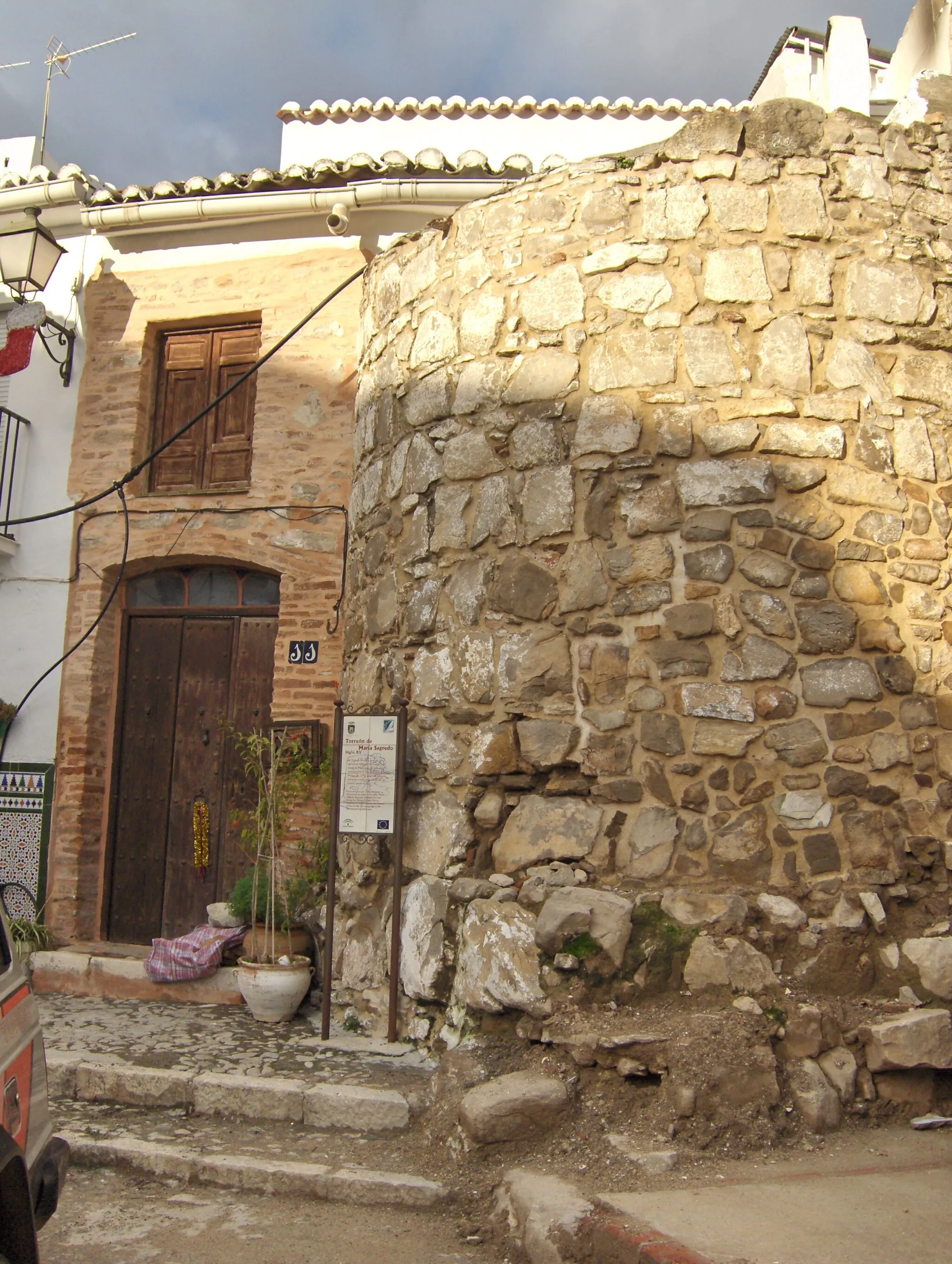 Photo showing: María Sagredo Tower, Alozaina