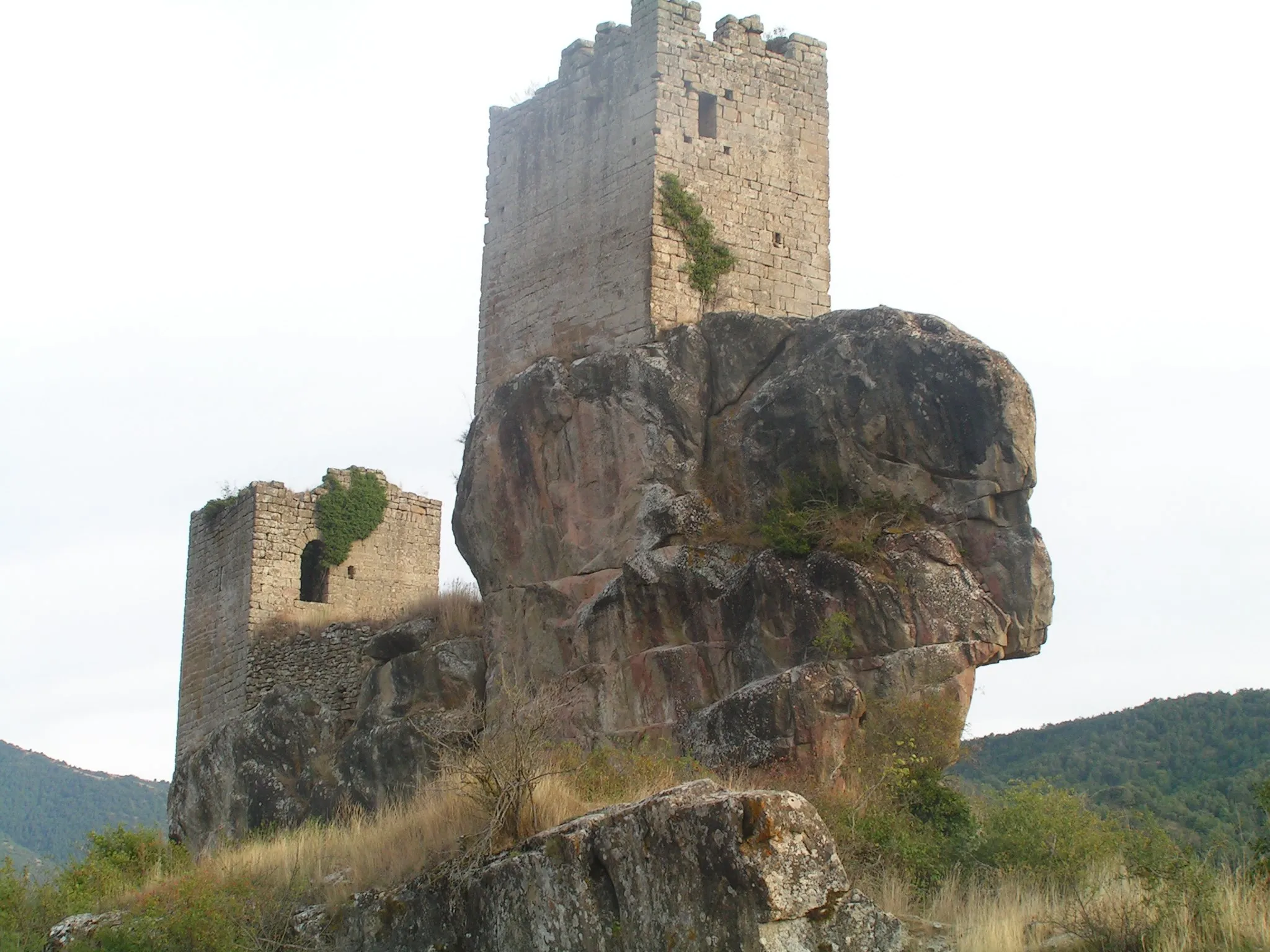 Photo showing: Ambista dende o norte d'o castiello romanico de Sibirana, en Uncastiello (Zinco Billas, Aragón).