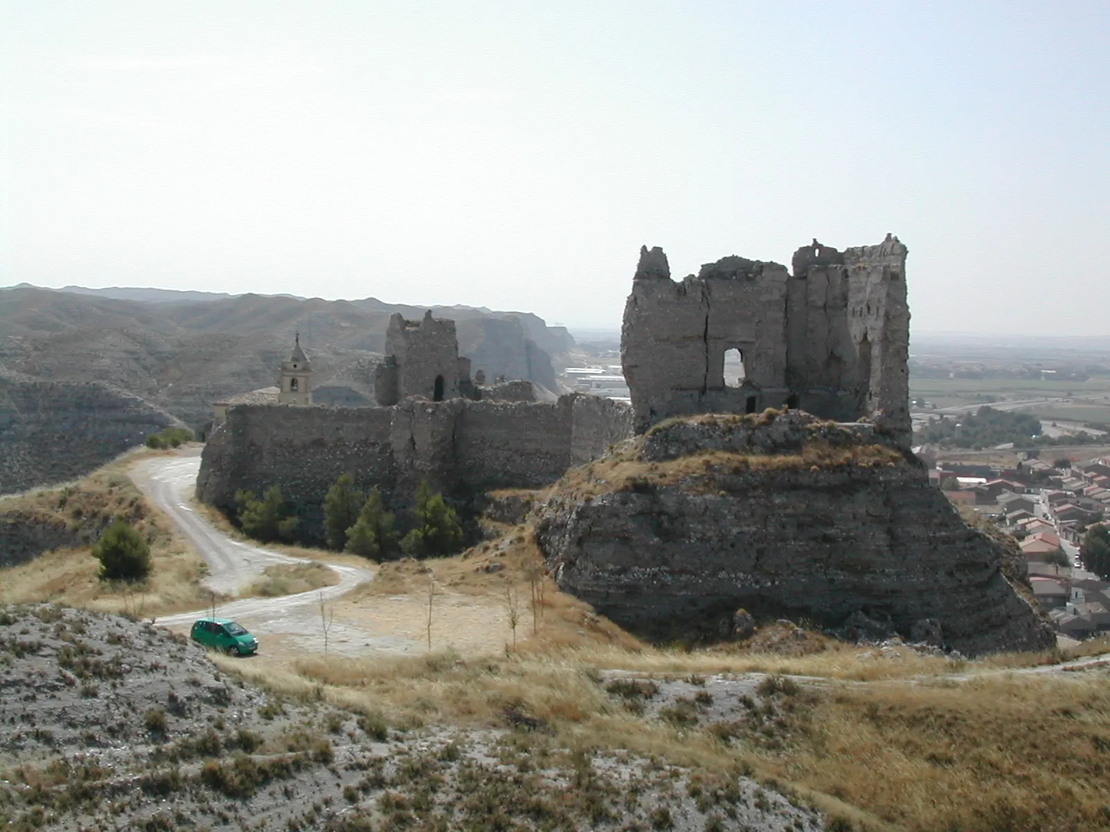 Photo showing: castillo de Alfajarín. h. 2004