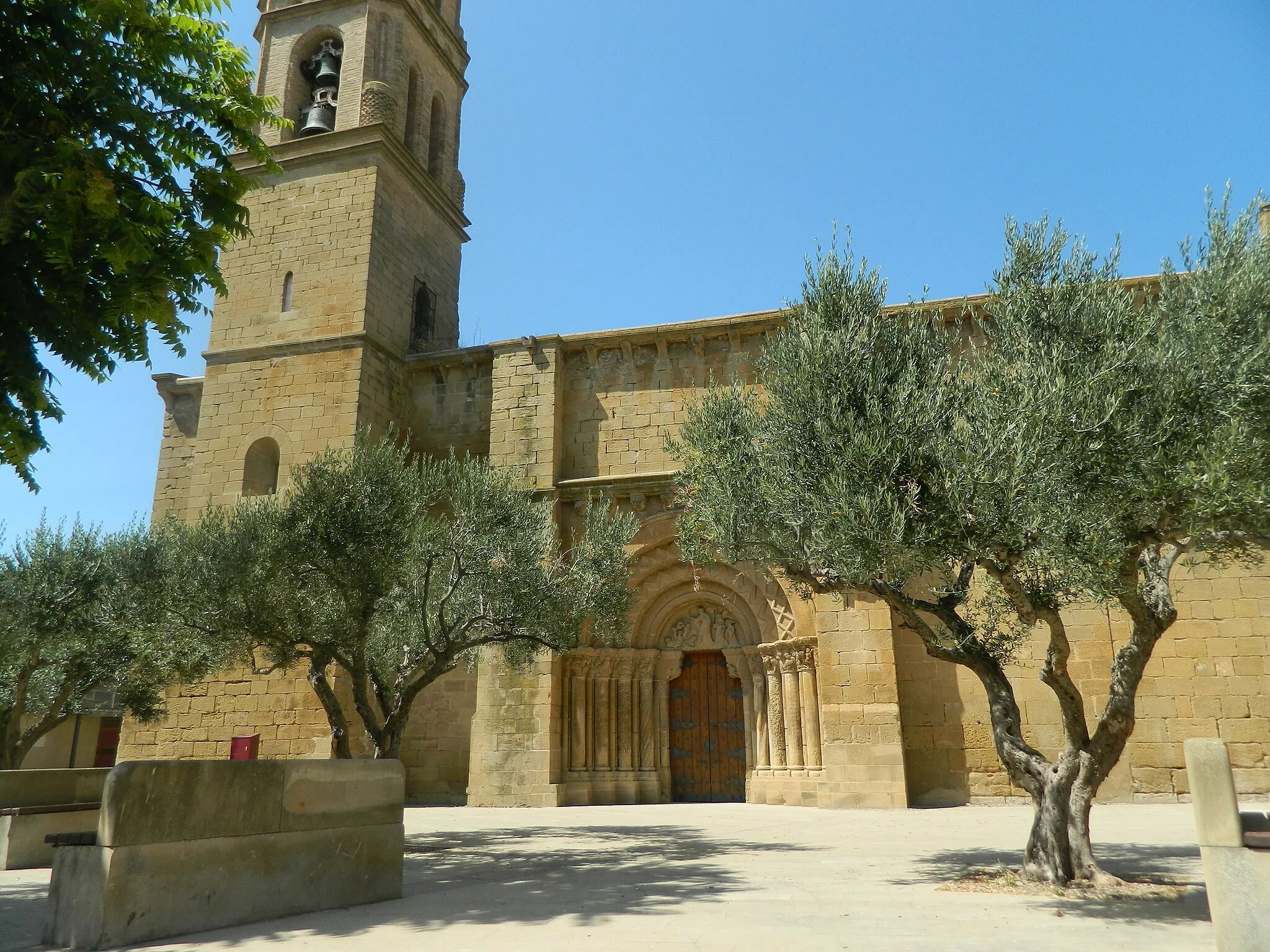 Photo showing: Vista de la Iglesia de San Miguel (Biota-Zaragoza)