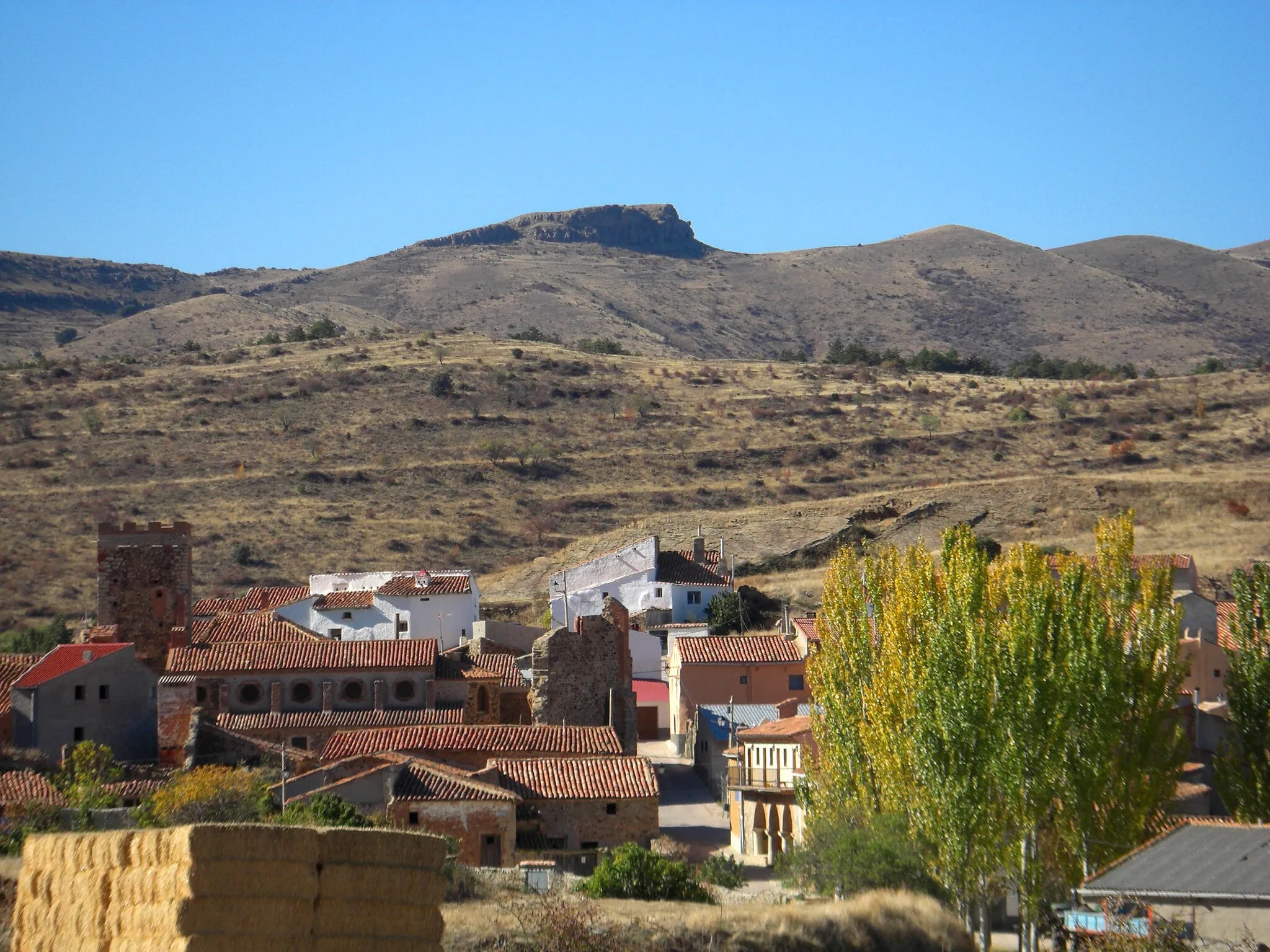 Photo showing: Bádenas