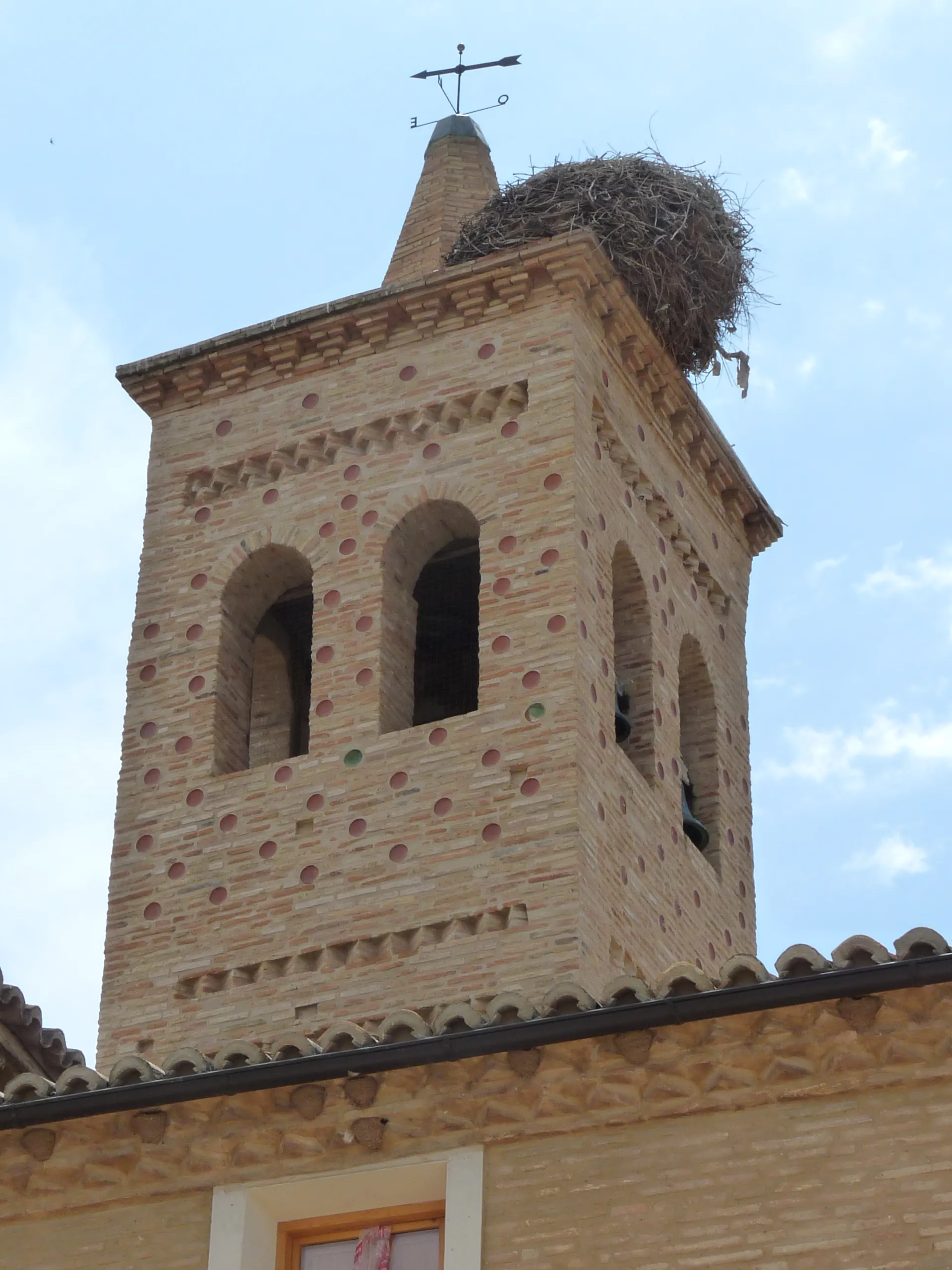 Photo showing: 15th-century mudéjar-style tower of the Church of the Ascension, Bárboles, Aragón, Spain