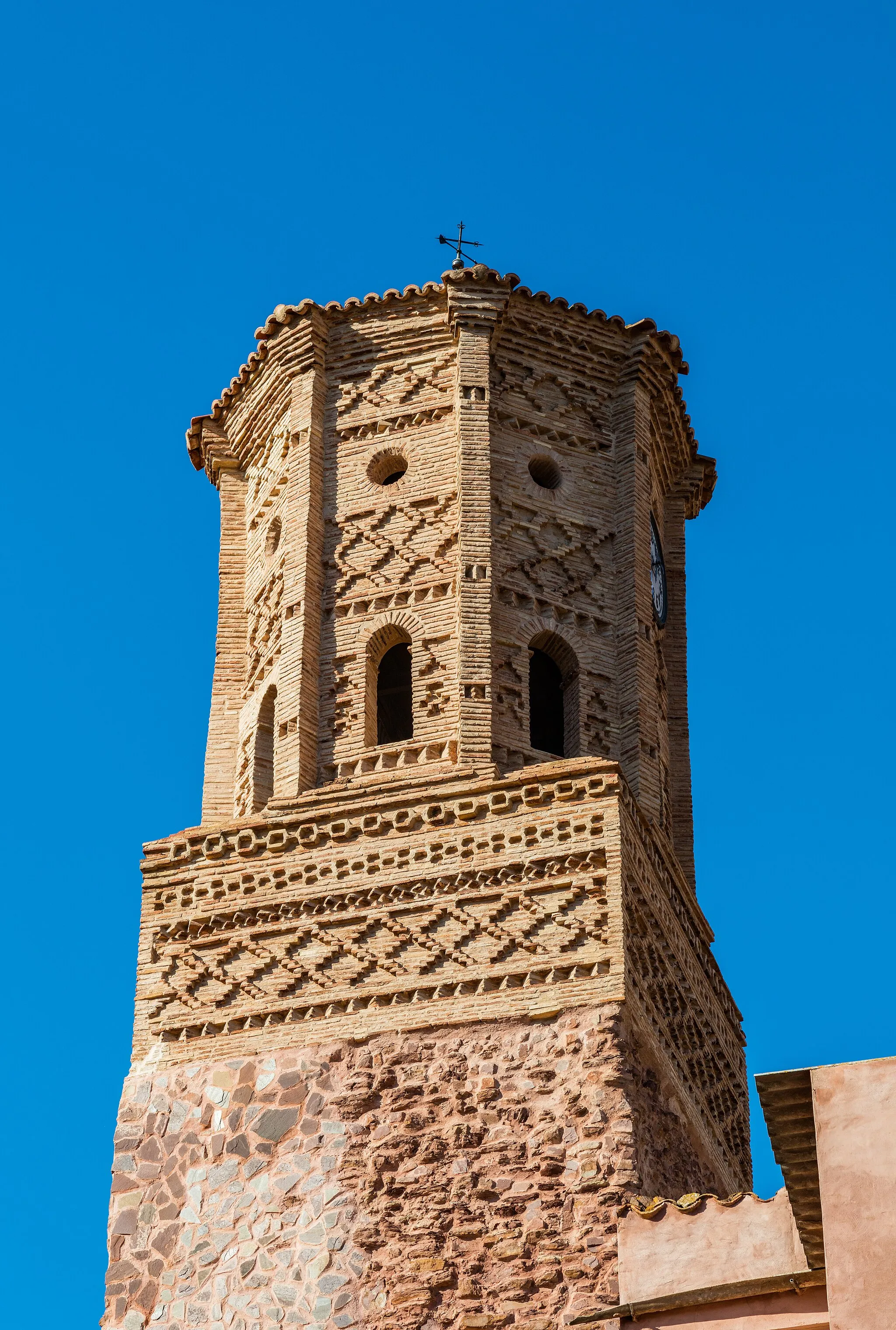 Photo showing: Tower of the church of the Assumption, Mesones de Isuela, Saragossa, Spain