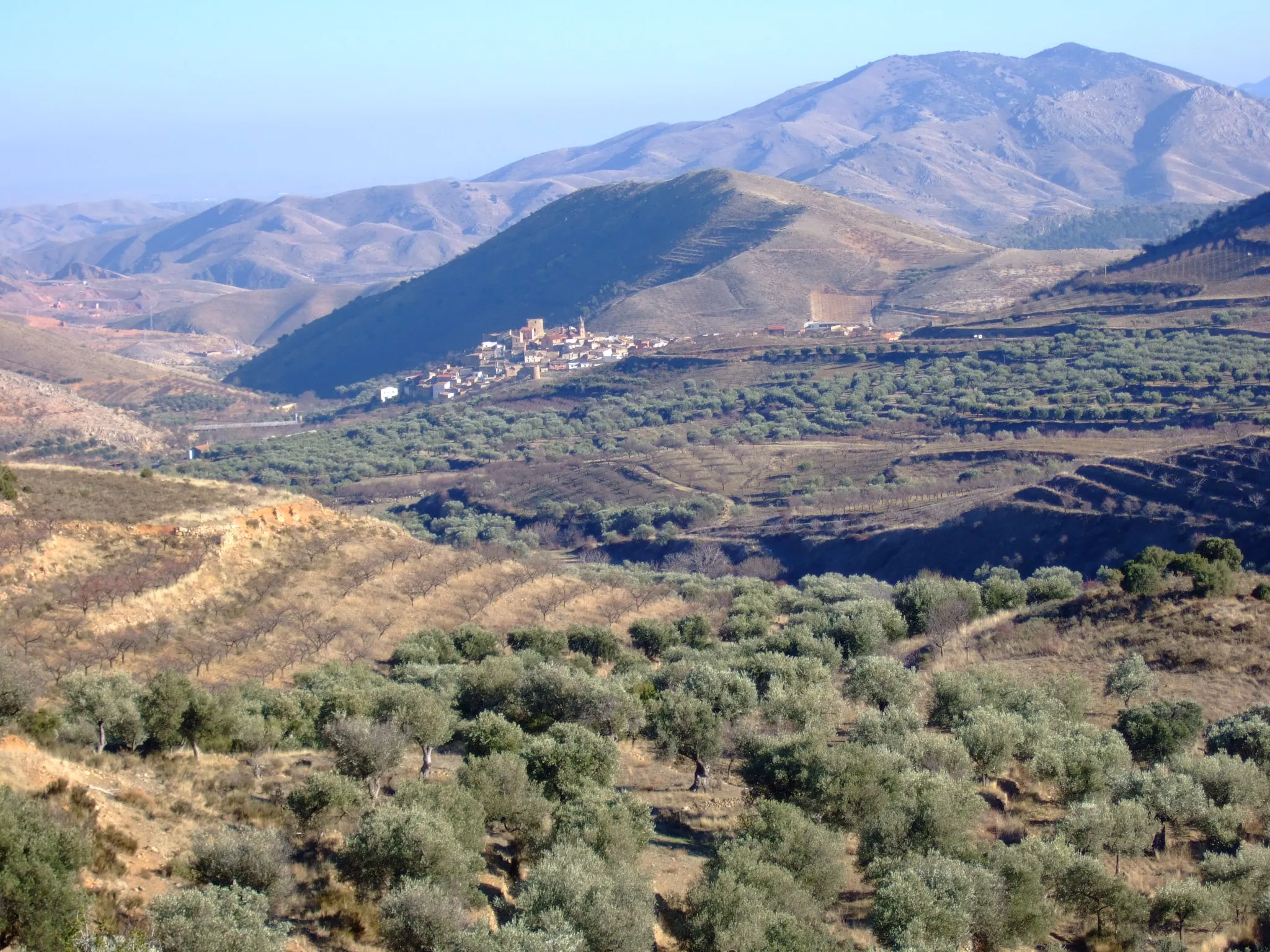 Photo showing: A view of Sestrica from a point roughly 2 km west of the village