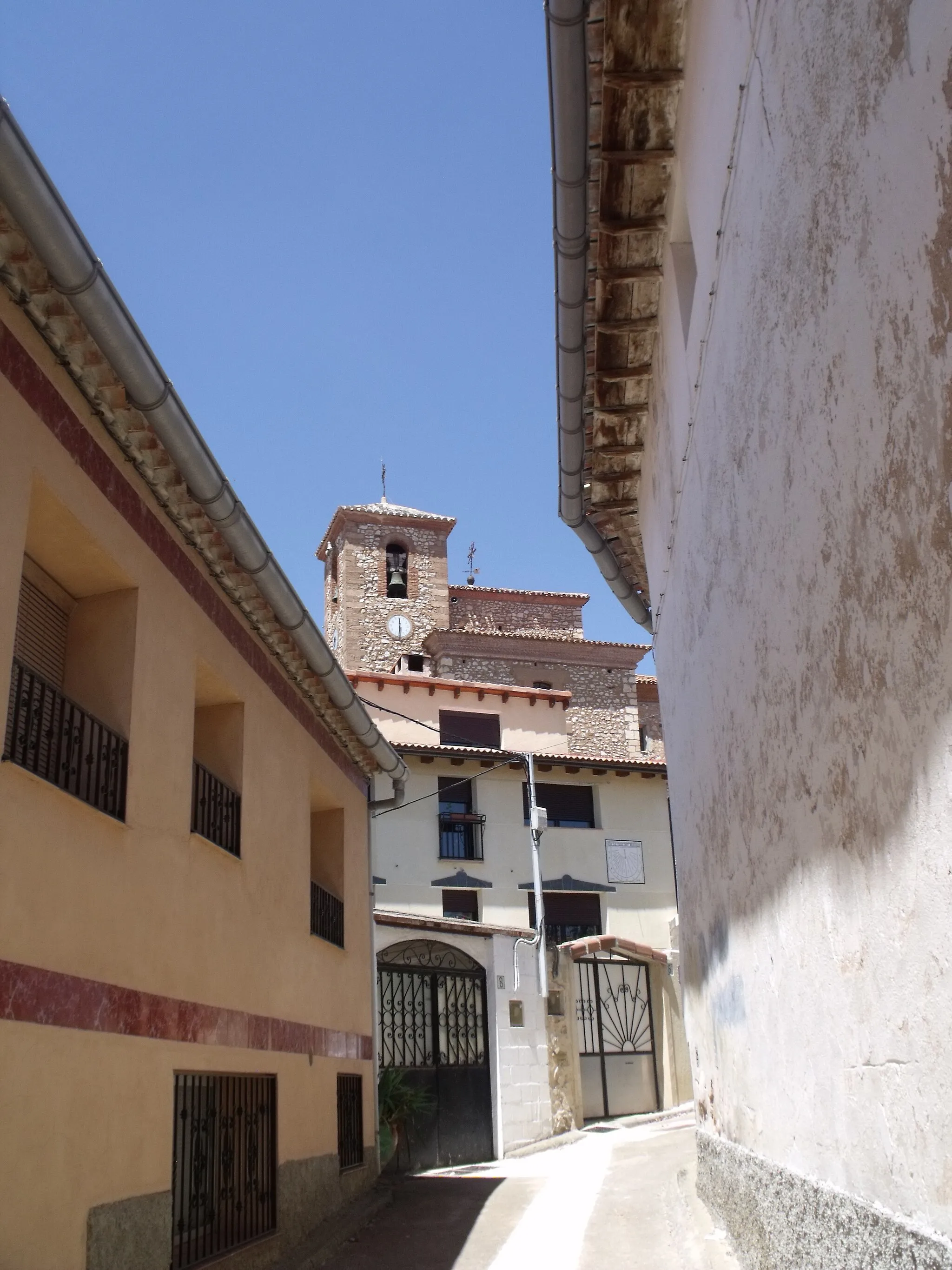 Photo showing: Calle de la población.