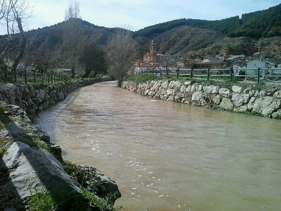 Photo showing: Vista de Tosos y el río Huerva