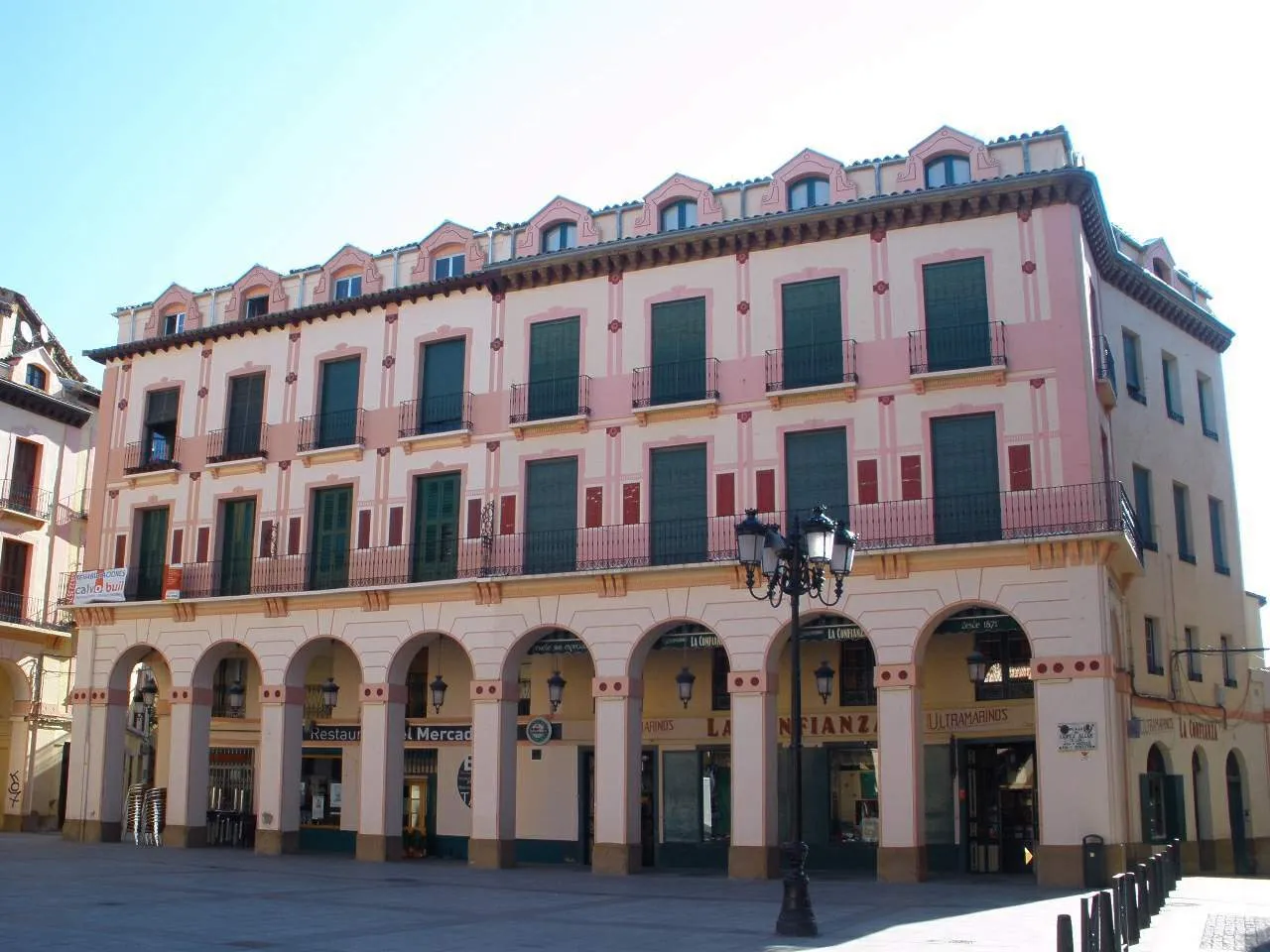 Photo showing: Plaza Luis López Allué (Huesca)