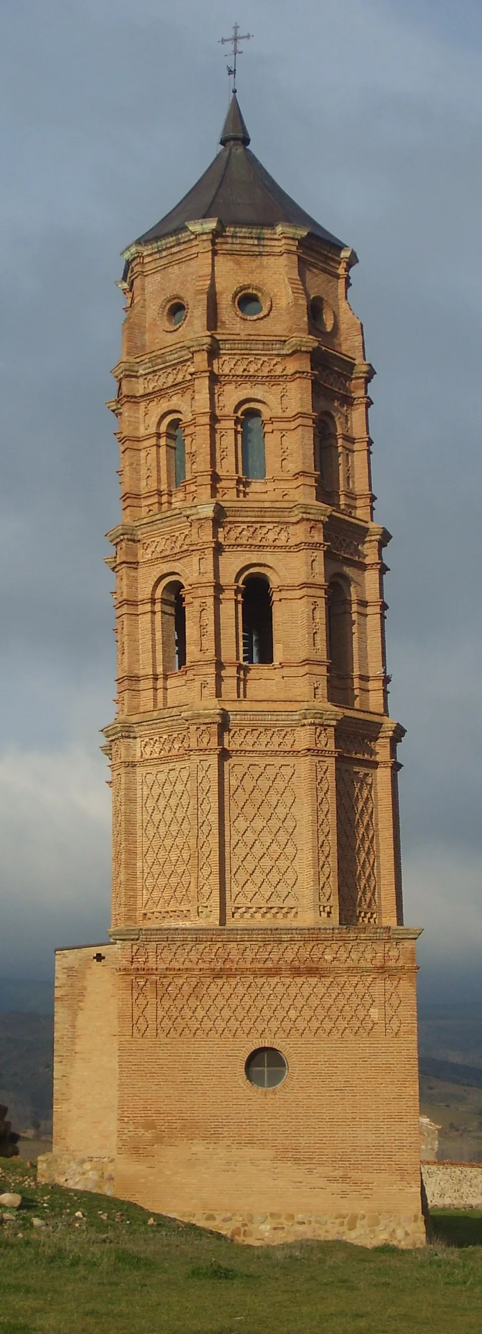 Photo showing: Torre de la iglesia antigua de Olalla (Teruel)