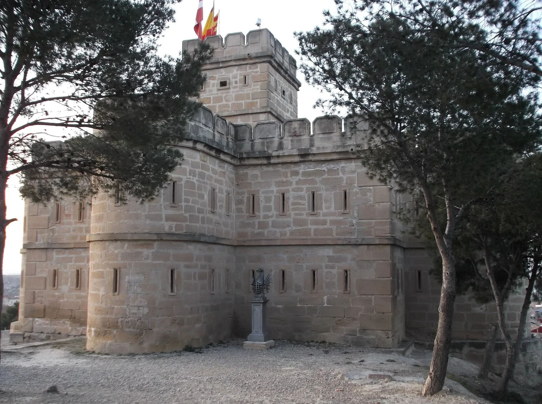 Photo showing: Torre de Salamanca (Caspe, Aragón), Es un fuerte fusilero cuya construcción se inició en 1875 por orden del general Manuel de Salamanca Negrete debido a la necesidad defensiva de la población ante las Guerras Carlistas.