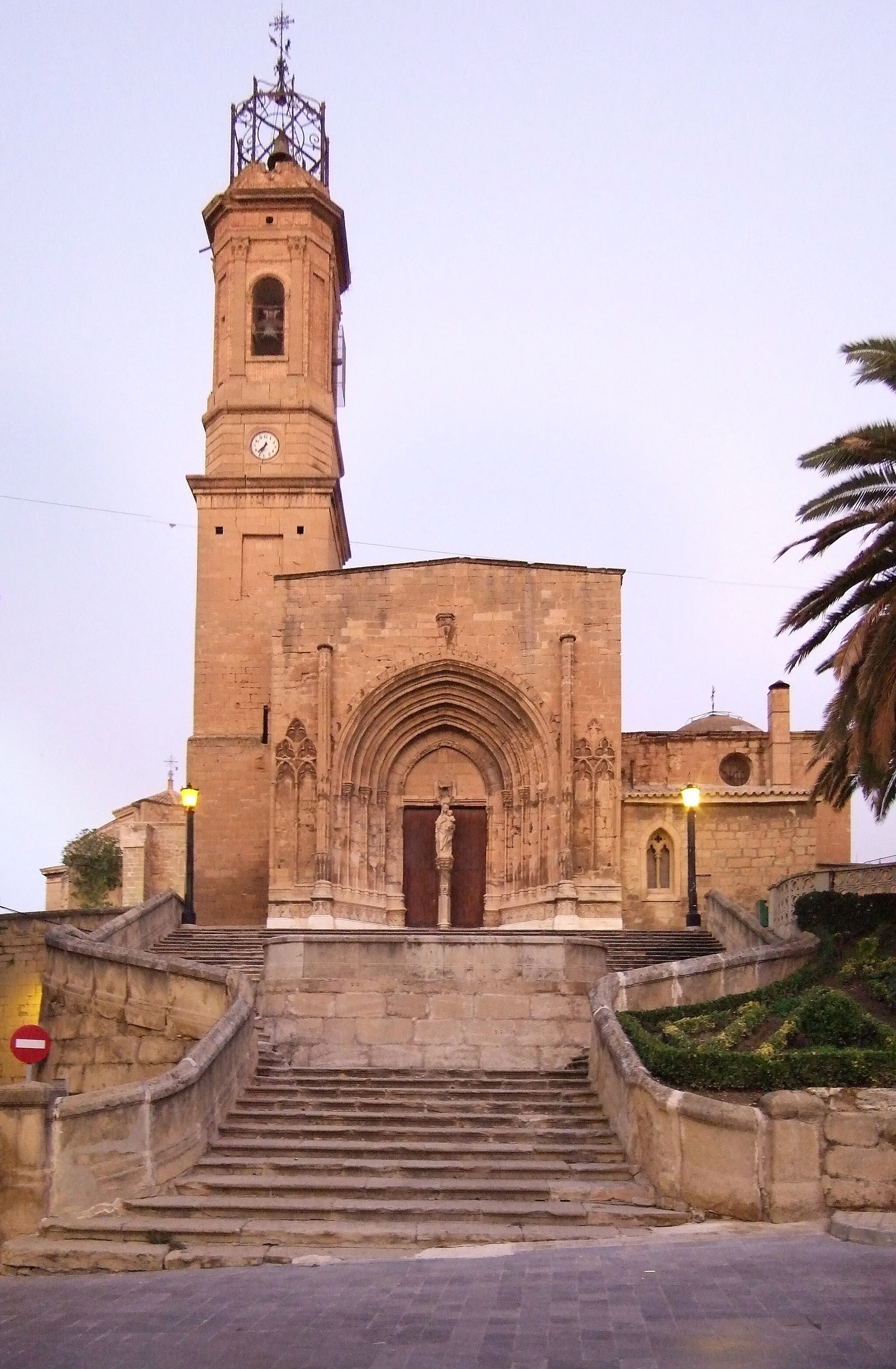 Photo showing: Caspe - Colegiata de Sta María la Mayor siglos XII al XVIII; estilo Gotico - Fachada