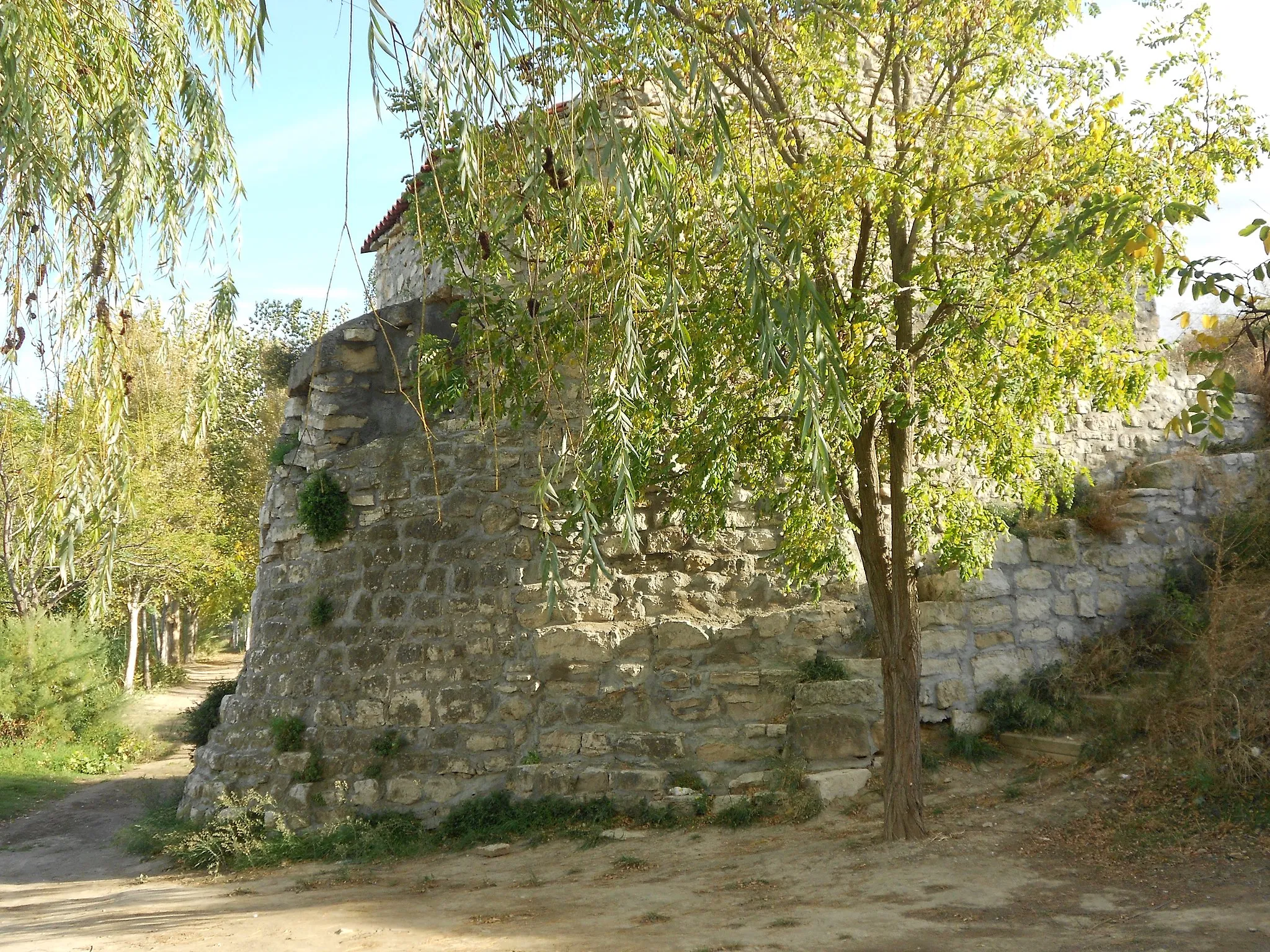Photo showing: Caseta para la sirga, en la margen derecha del Ebro (Escatrón, España)