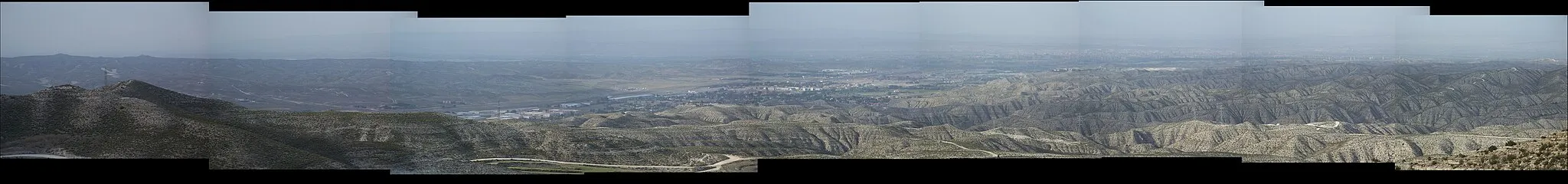 Photo showing: Panorámica desde el alto de La Plana (4-5-2008) (16MP)