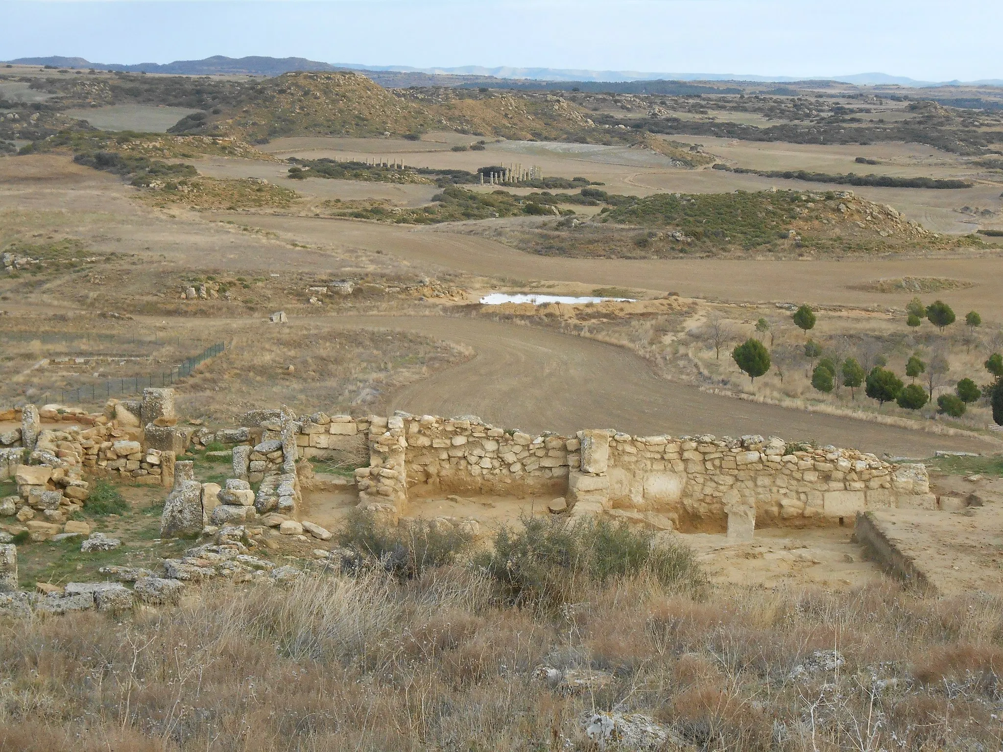 Photo showing: El Pueyo de Los Bañales. VIsta general