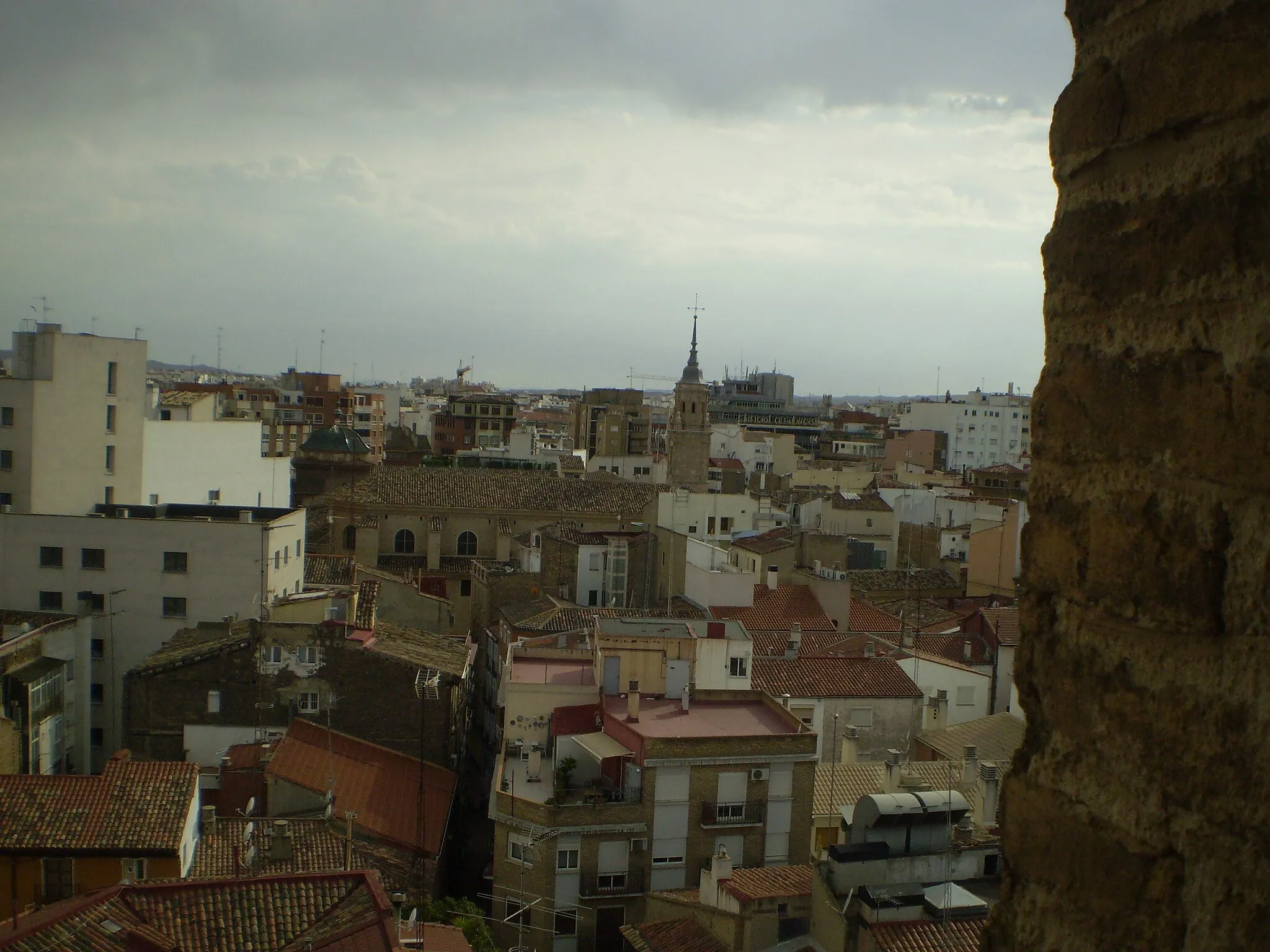 Photo showing: Vista desde la torre de la iglesia de la Magdalena en Zaragoza.