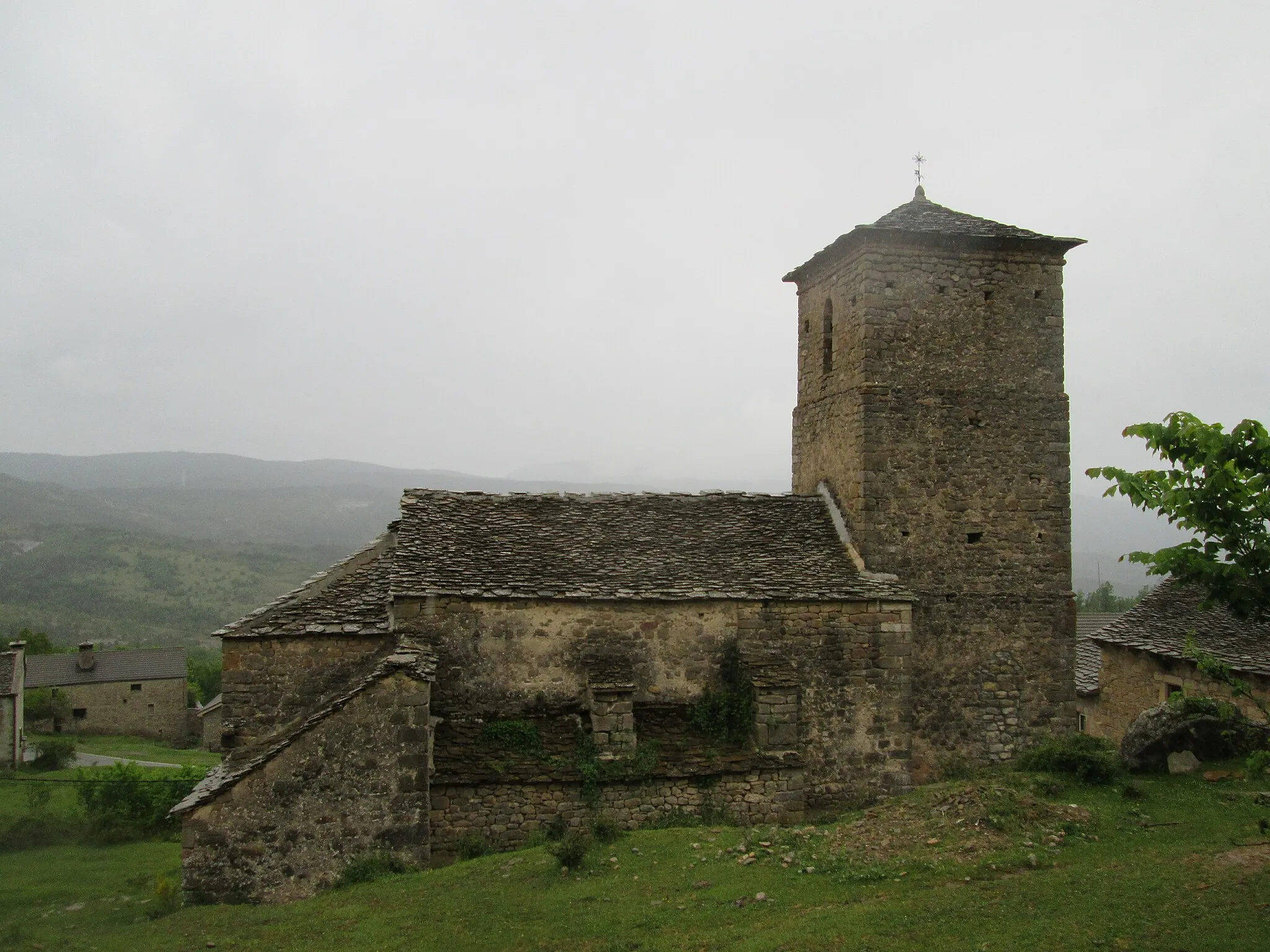 Photo showing: Church of Laguarta (Sabiñanigo, Aragon), May 2014.
