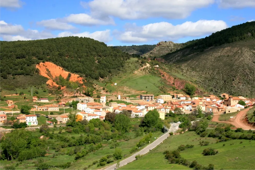 Photo showing: Vista general de Noguera de Albarracín.