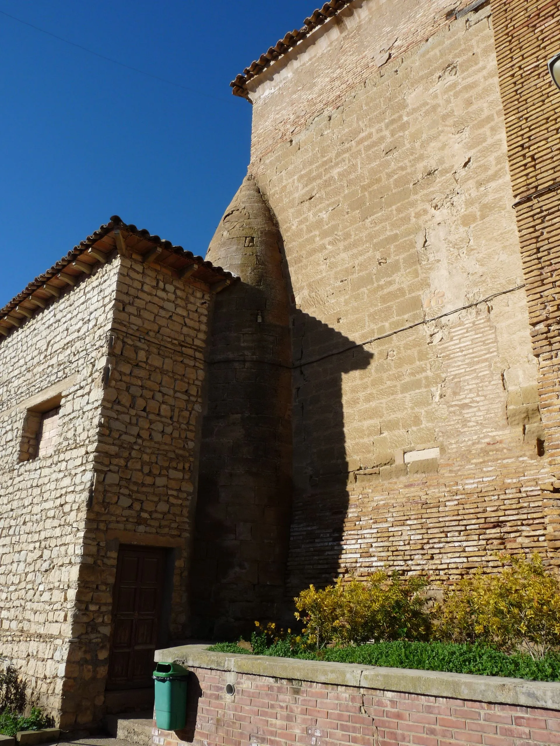 Photo showing: Lanaja - Iglesia parroquial de la Asunción (s. XIII - XV) - Lateral