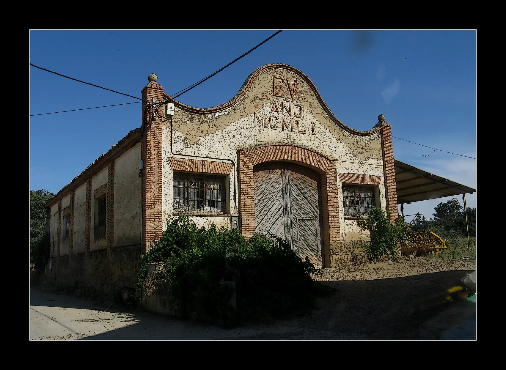 Photo showing: Storage Depot near Huesca