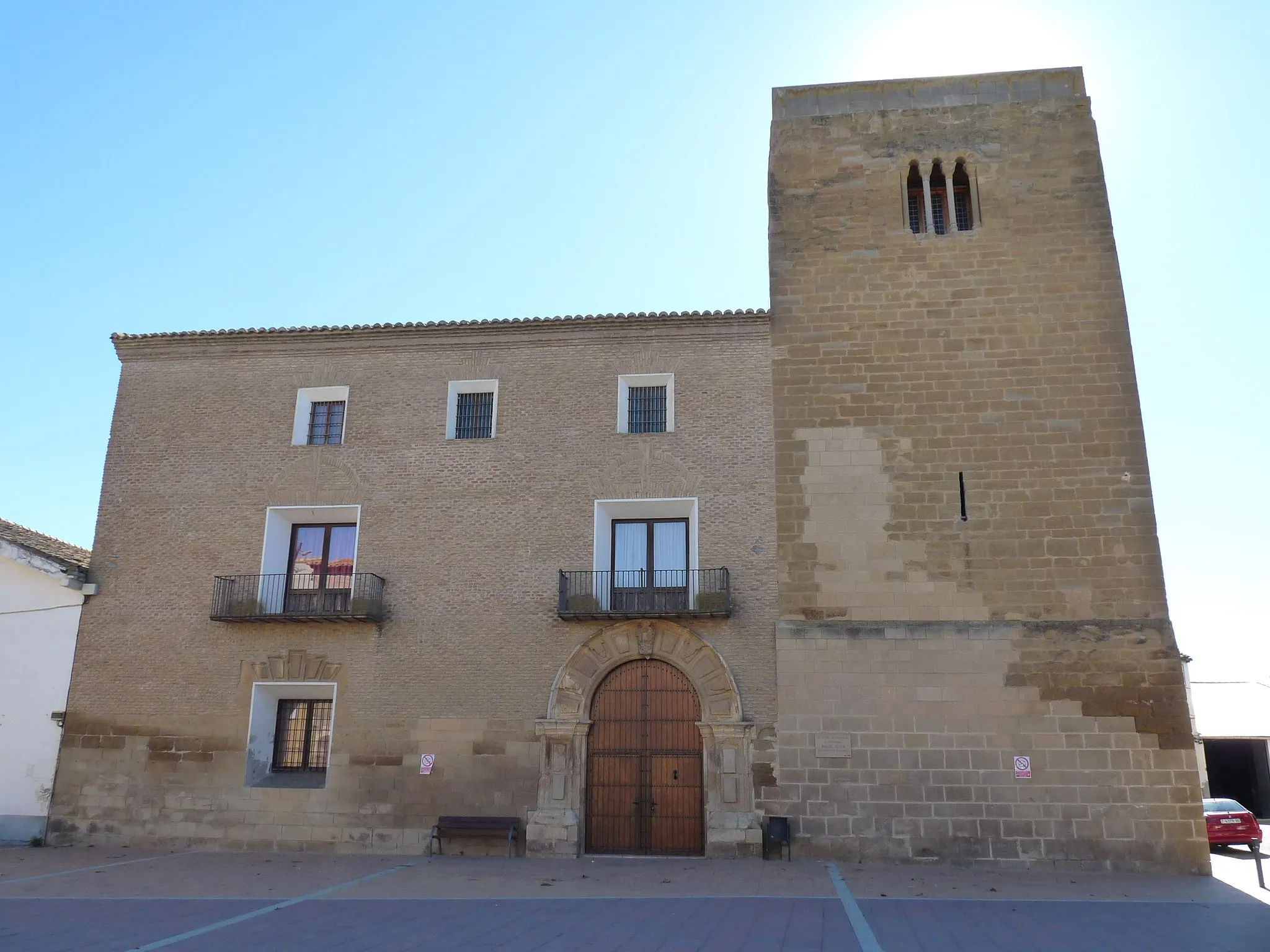 Photo showing: Albalate de Cinca - Palacio ducal de Solferino (s. XVII)

This is a photo of a monument indexed in the Spanish heritage register of Bienes de Interés Cultural under the reference 1-INM-HUE-008-007-002.