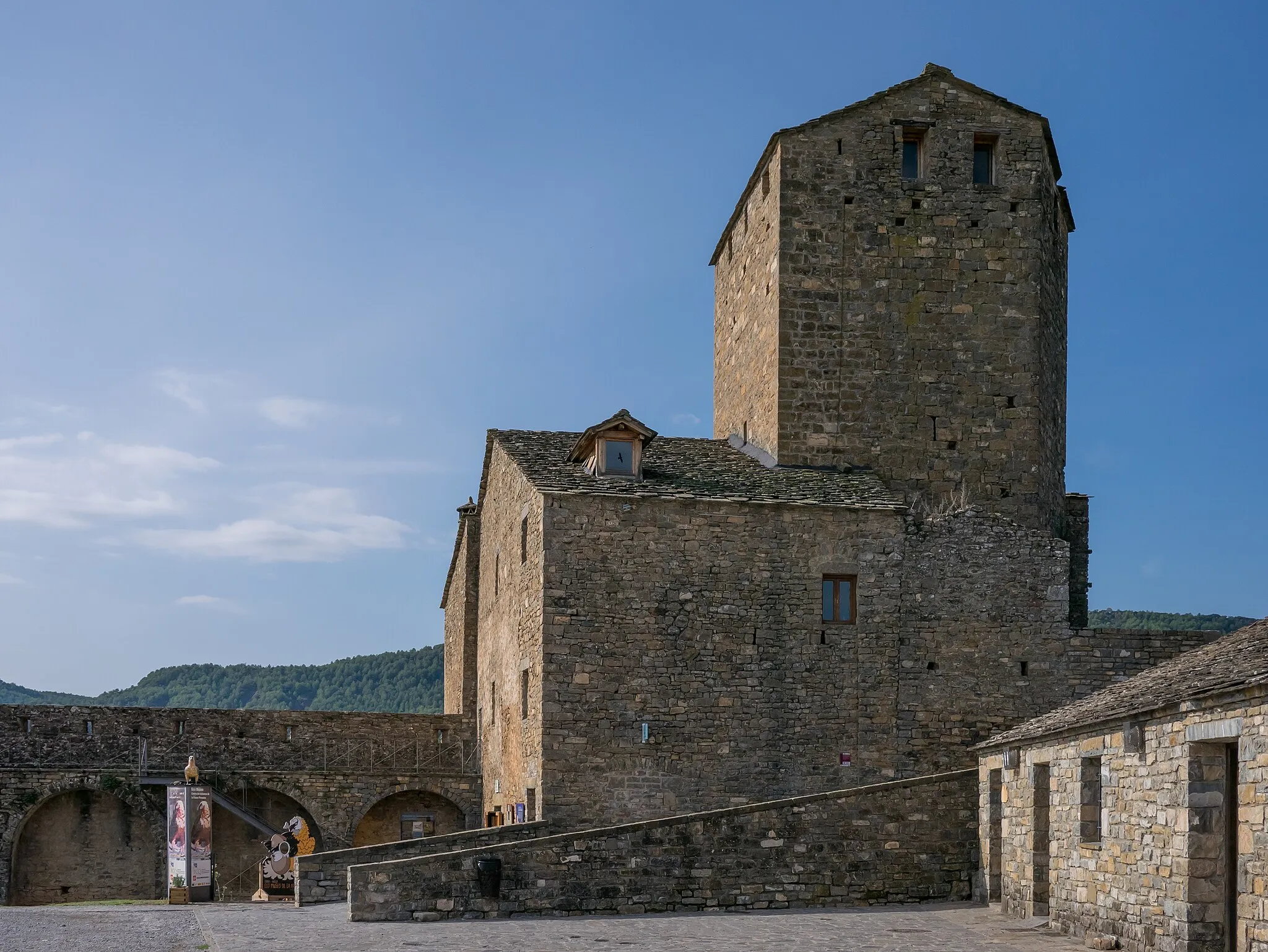 Photo showing: Tower at Aínsa castle, Eco Museum. Sobrarbe, Aragón, Spain