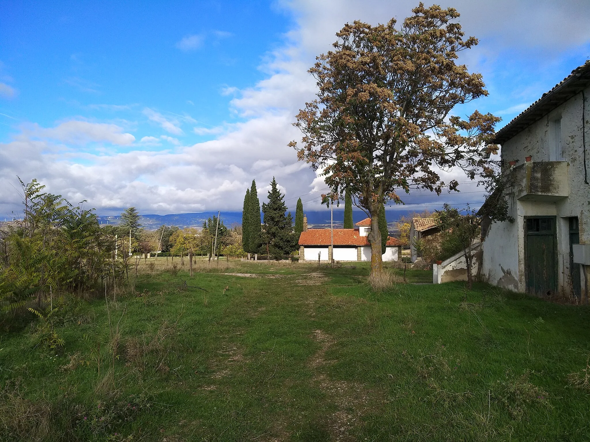 Photo showing: Peña - Ermita y granja