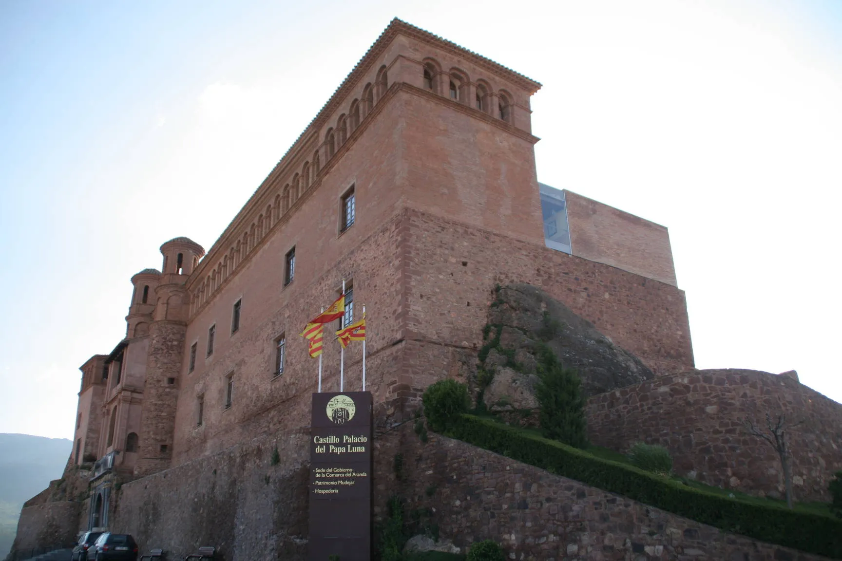 Photo showing: Lateral del castillo del Papa Luna