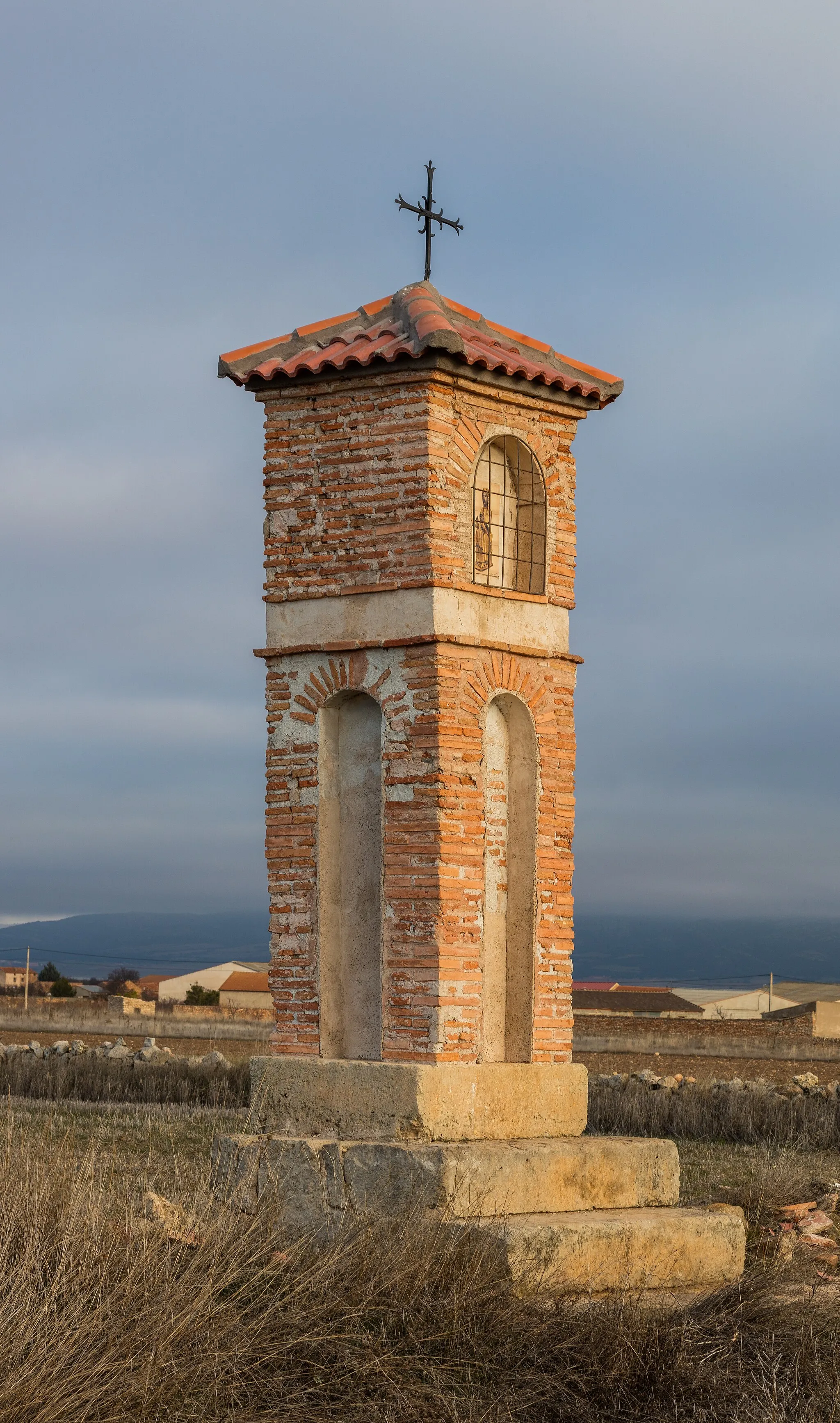 Photo showing: Wayside cross, Bello, Teruel, Spain