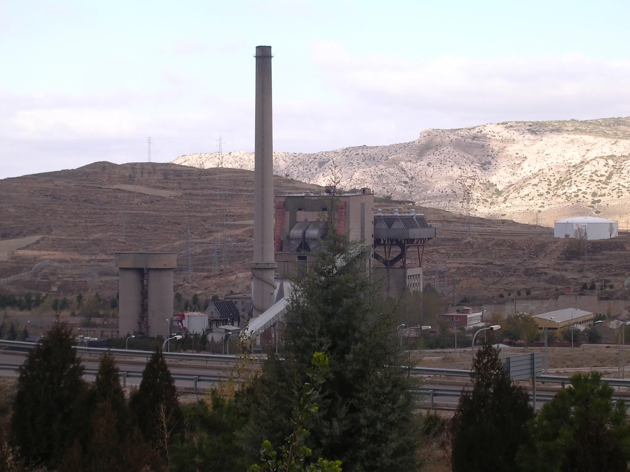 Photo showing: Zentral termica d'Escucha (Tergüel).