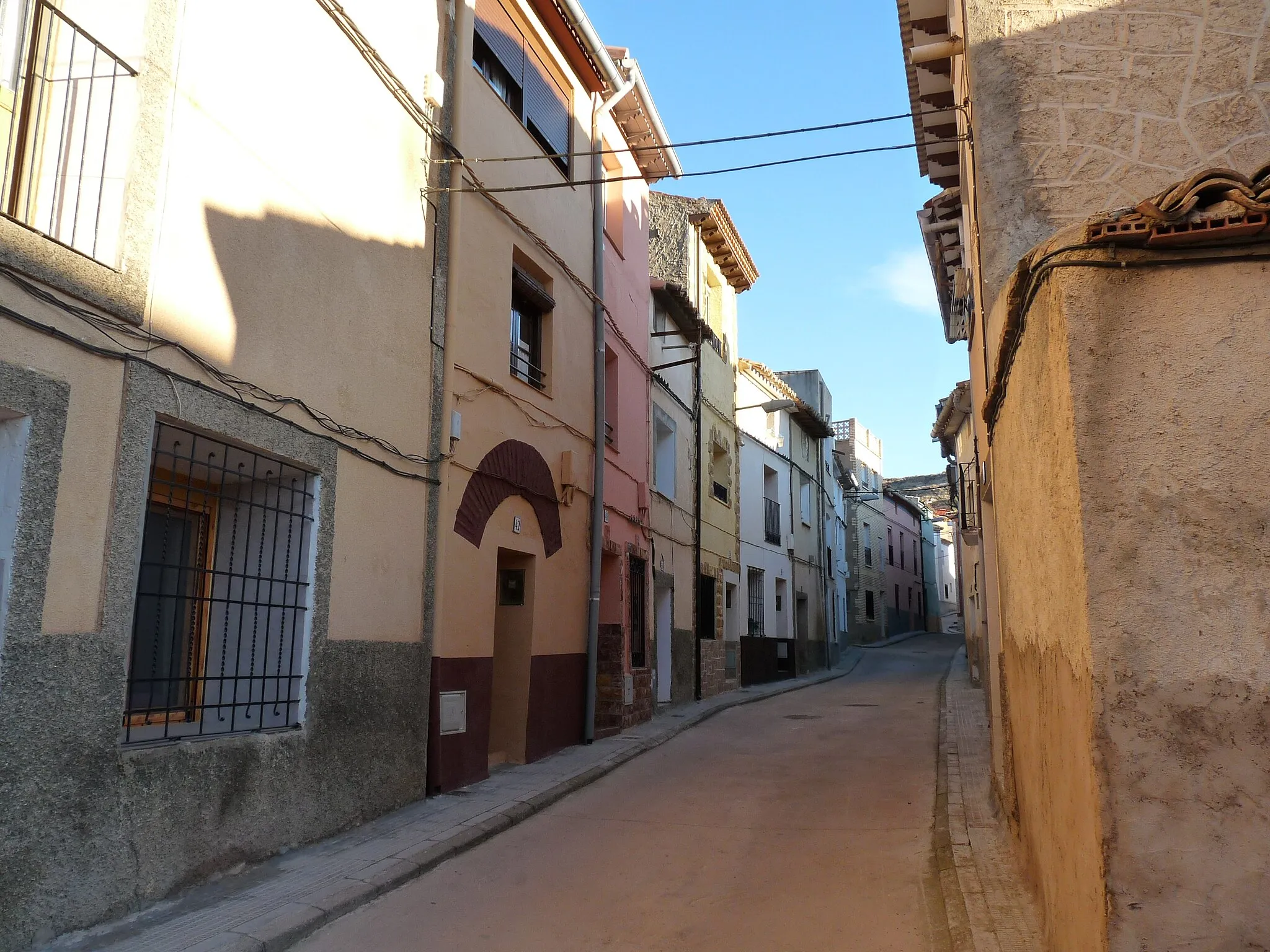 Photo showing: Moyuela - Calle Barrio Verde