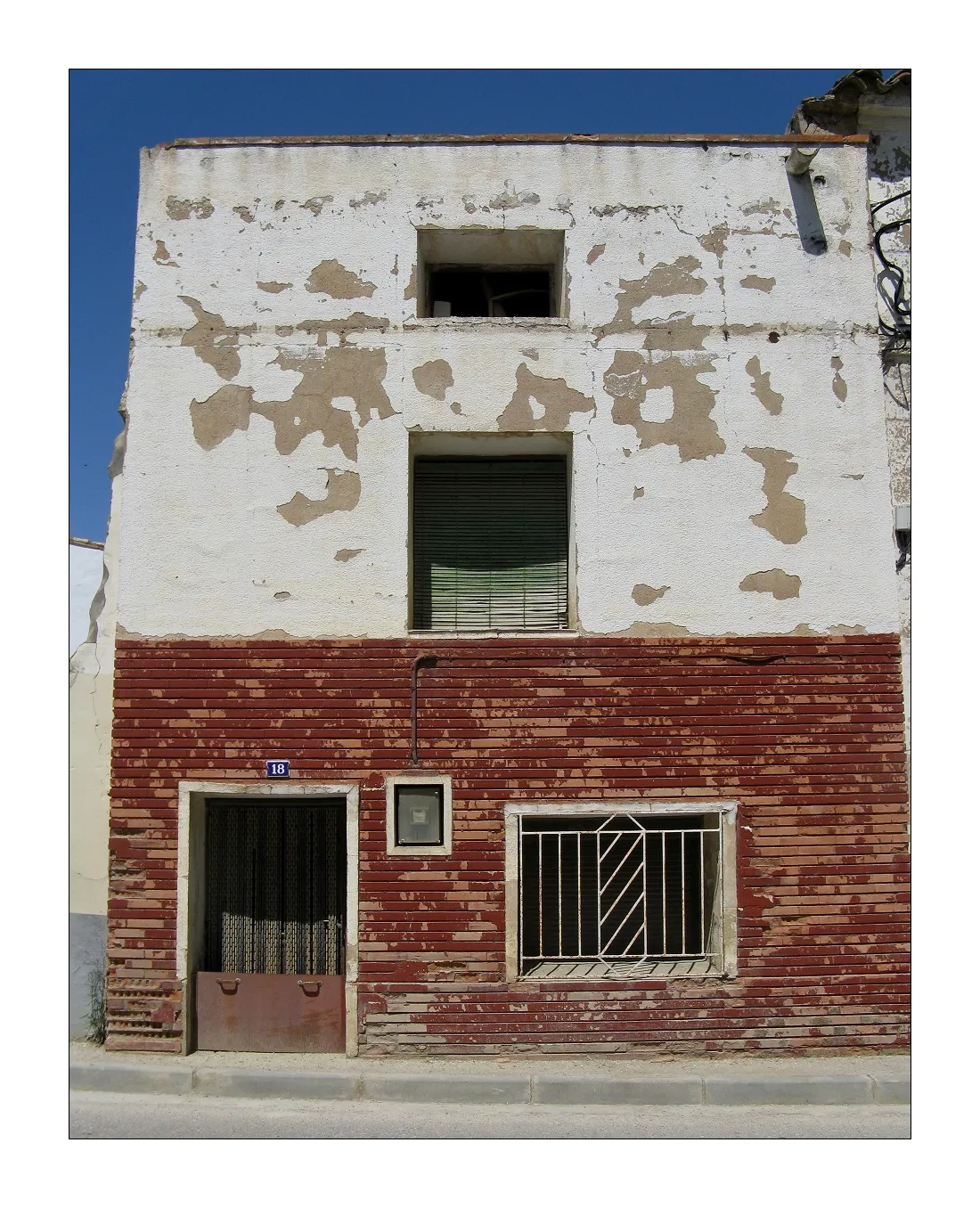 Photo showing: Casa en Alcubierre