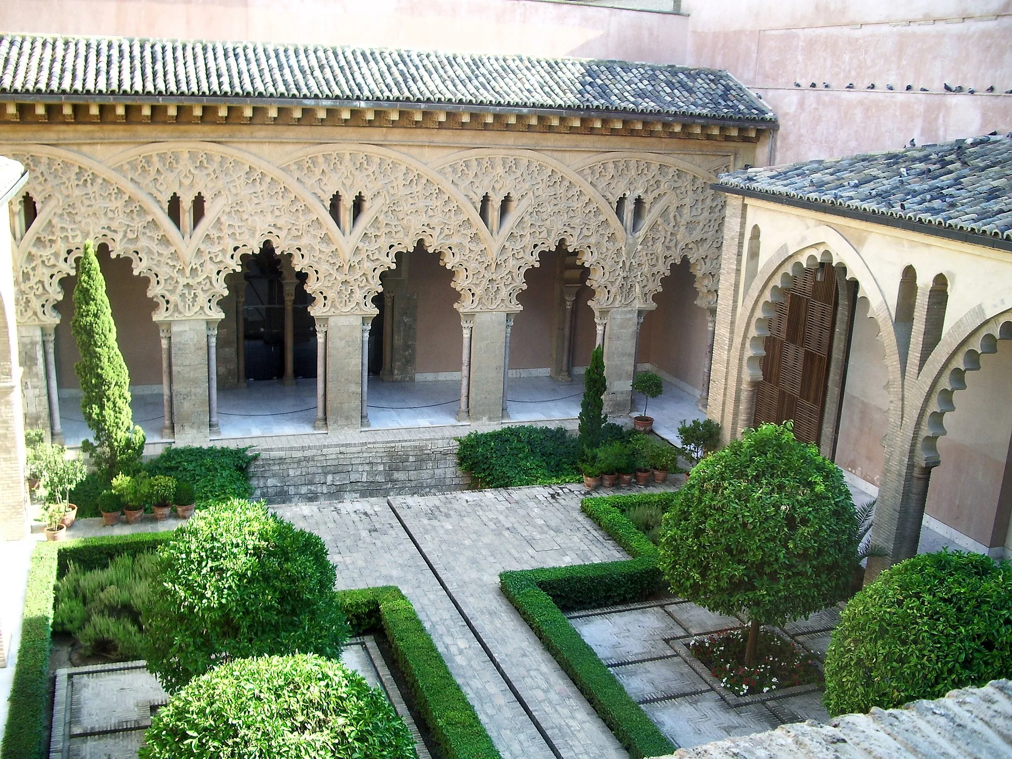 Photo showing: Patio de Santa Isabel