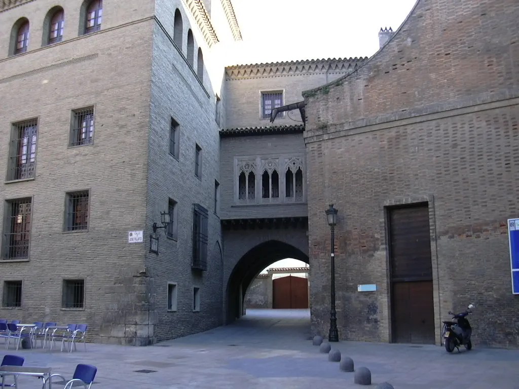 Photo showing: La Seo, Arco del Deán