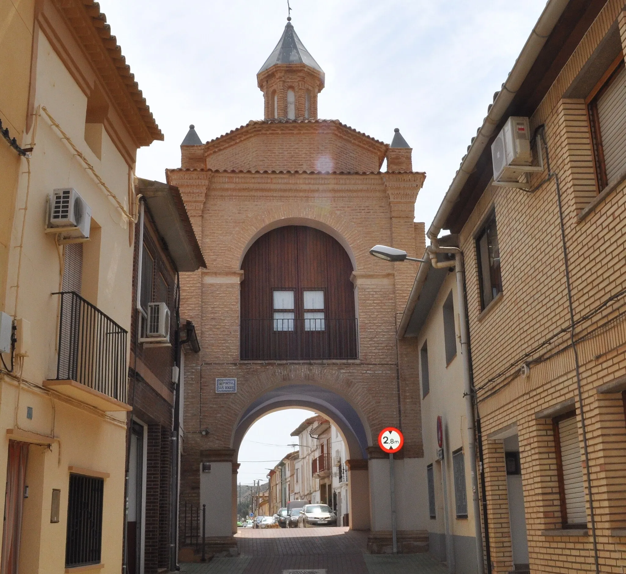 Photo showing: Portal de San Roque