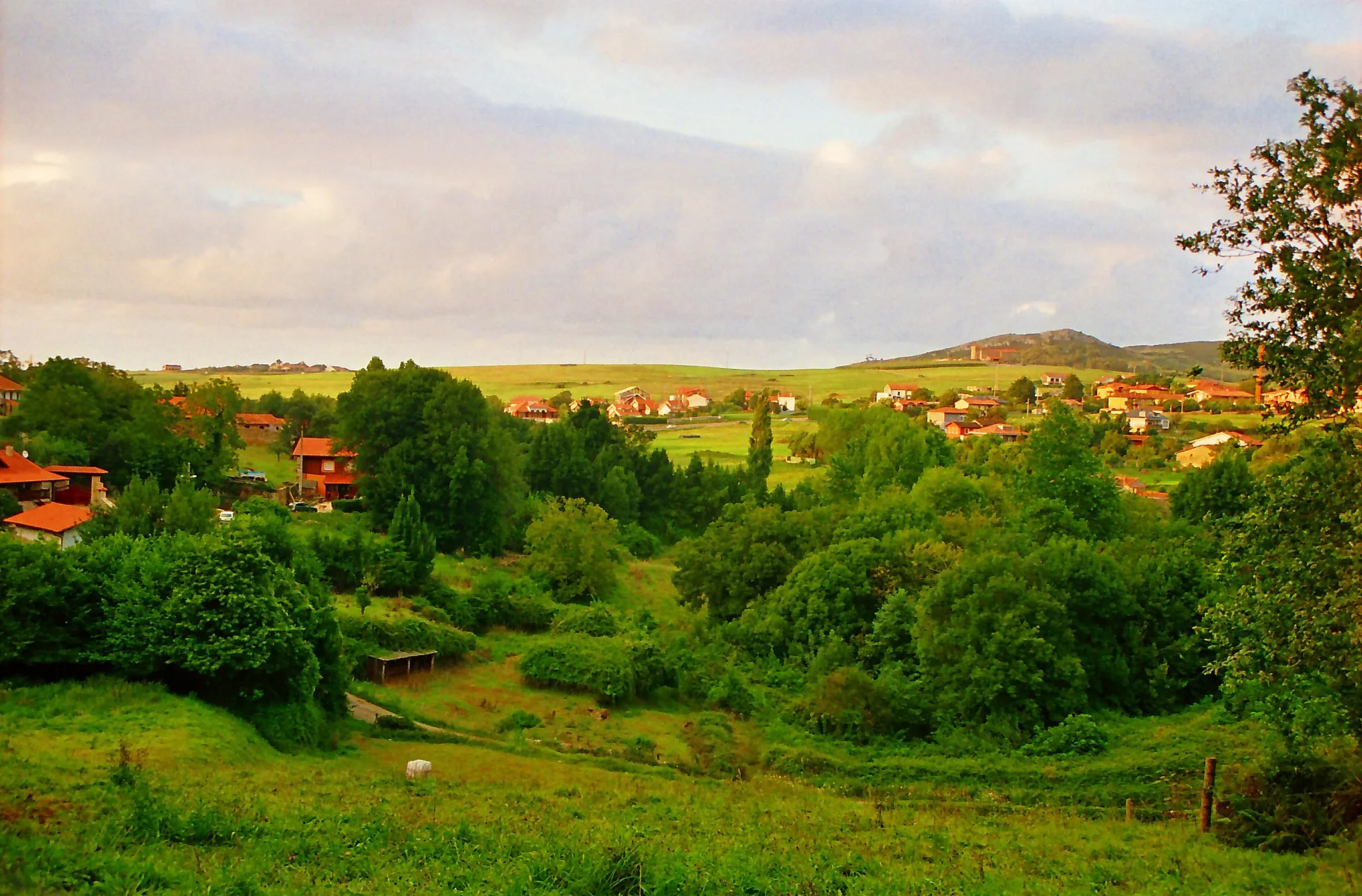 Photo showing: Oreña, en el municipio de Alfoz de Lloredo (Cantabria, España)