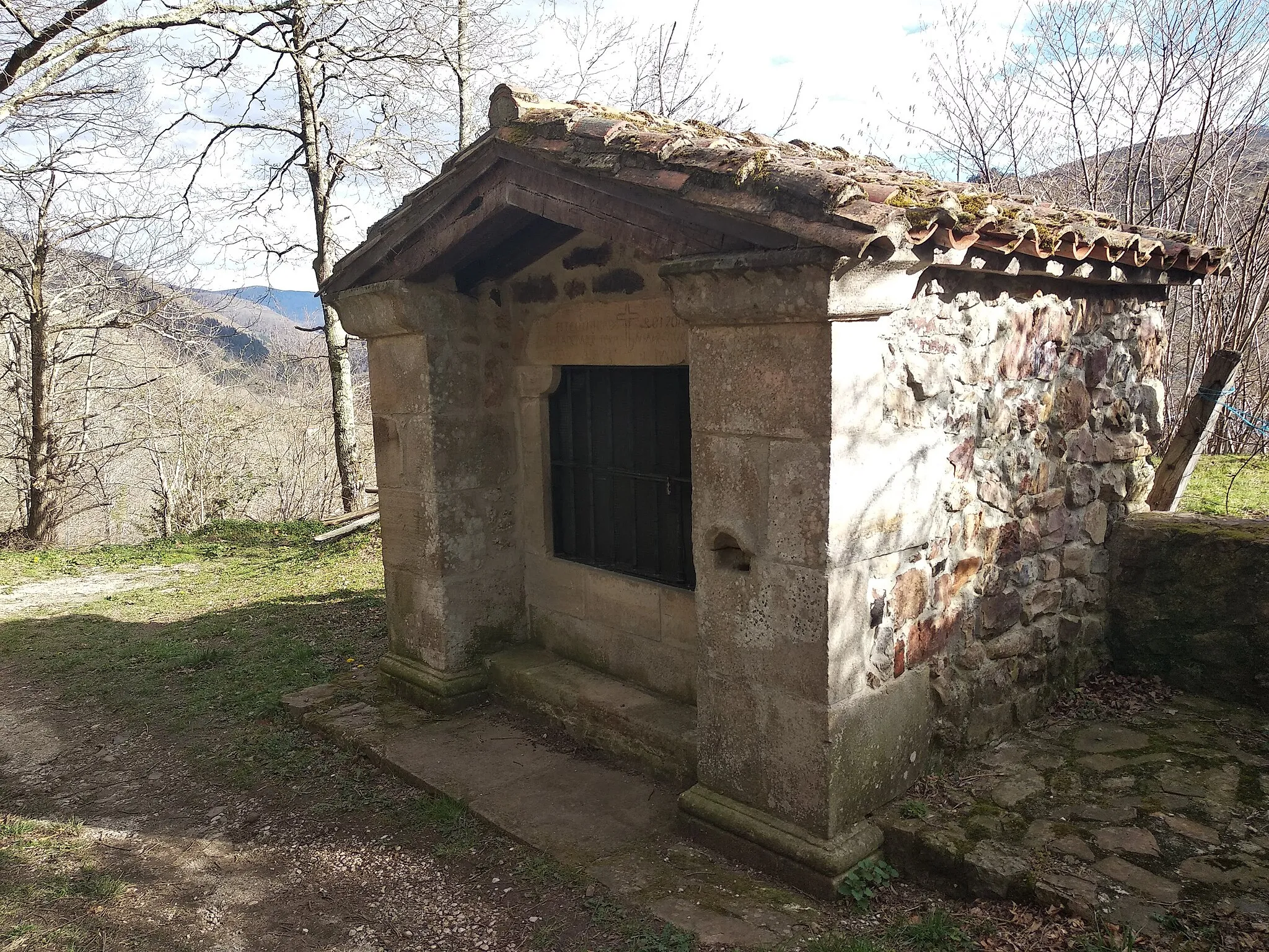 Photo showing: Vista lateral del humilladero de Correpoco, de 1746.