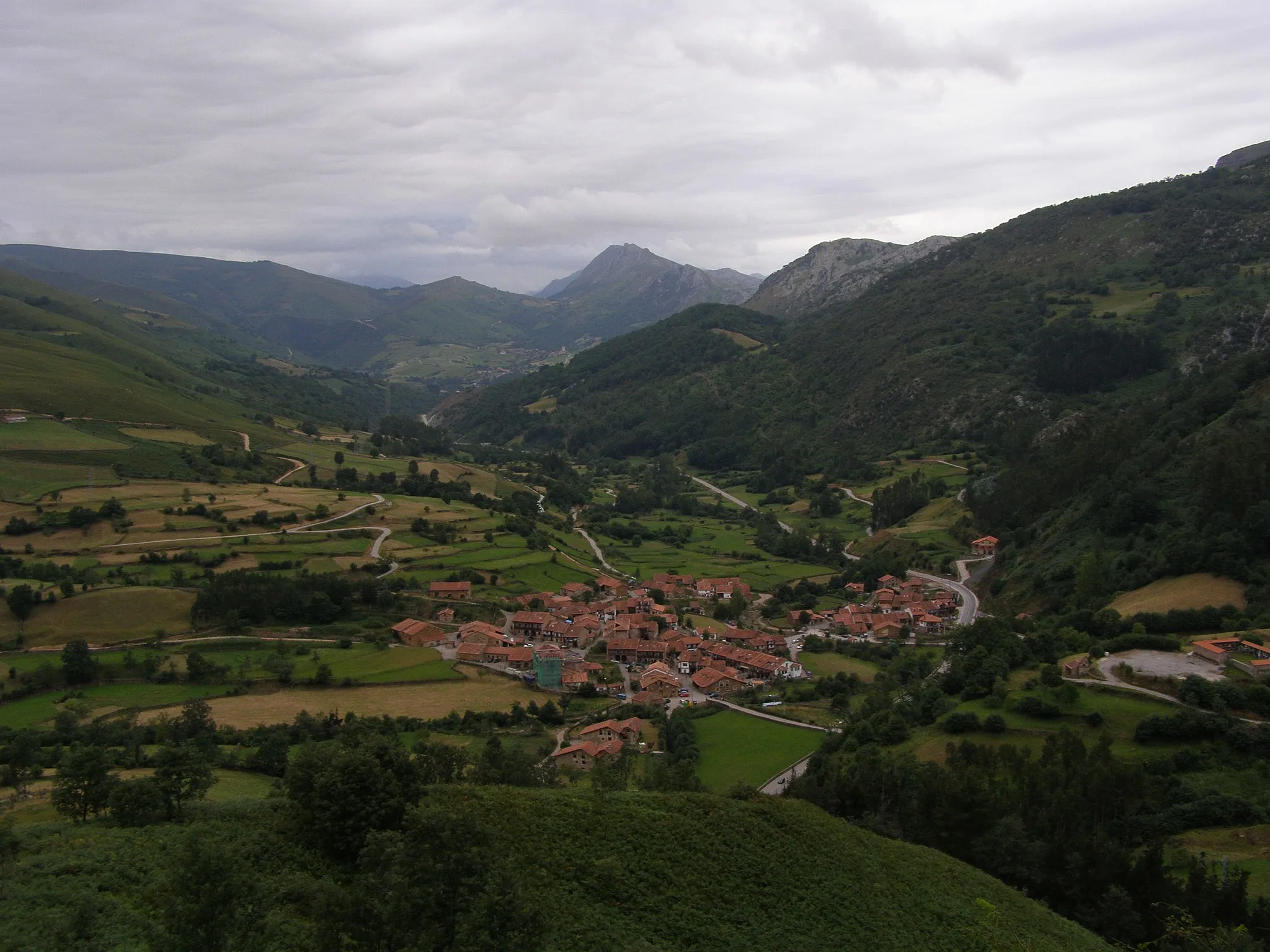 Photo showing: Carmona in Cantabria, Spain