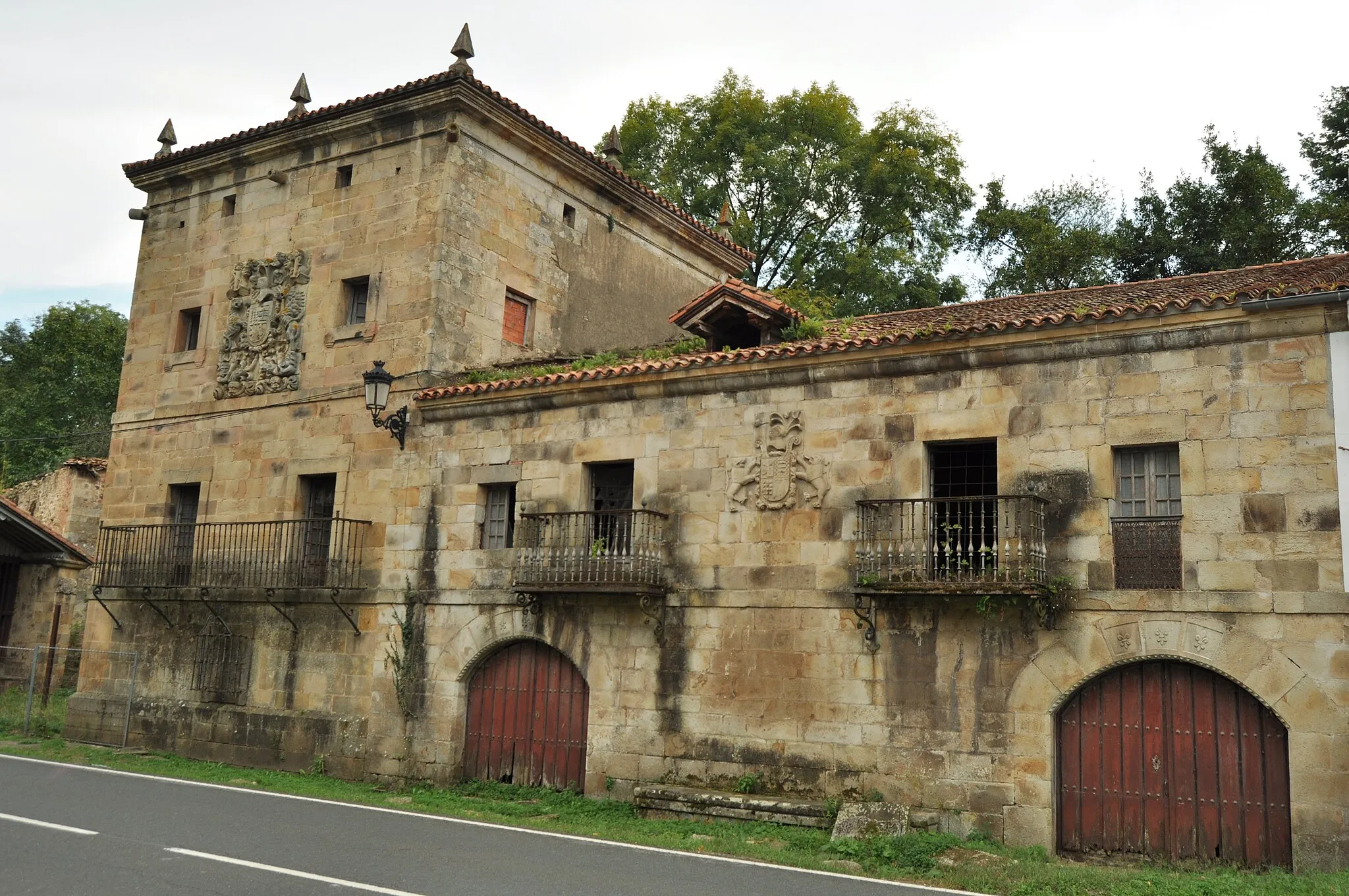 Photo showing: Casa-palacio de Bustamante-Alceda en la localidad de Alceda (Cantabria, España)