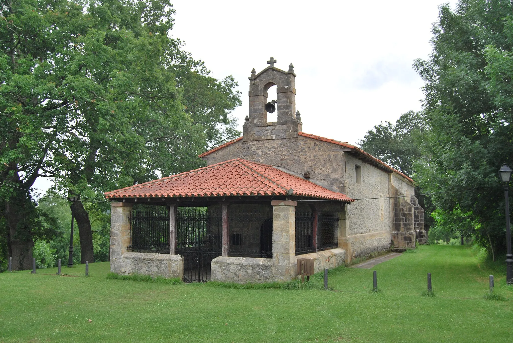Photo showing: Ermita del Carmen, del siglo XVIII. Castillo Pedroso.