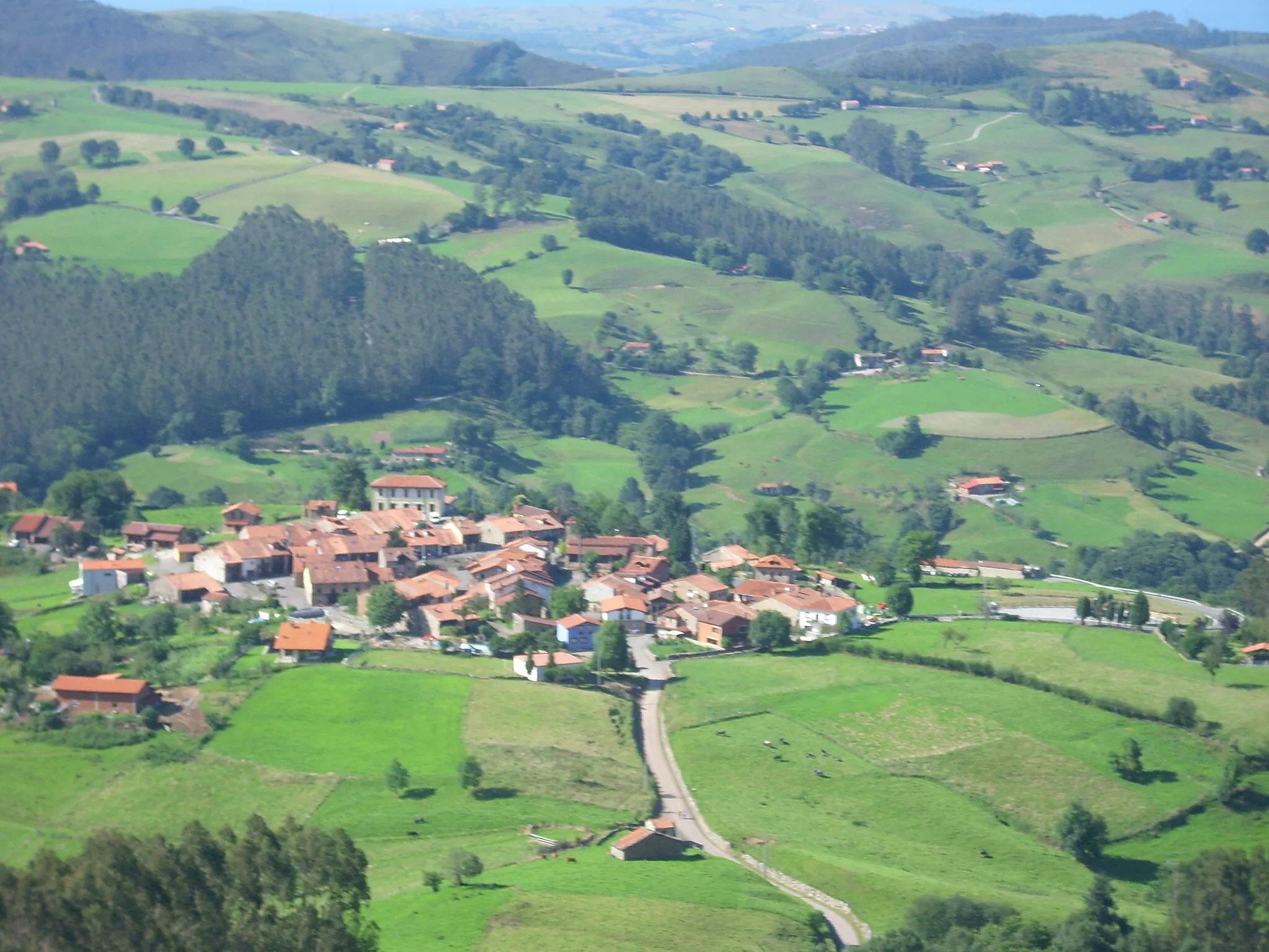 Photo showing: San Vicente del Monte visto desde La Cubilleja.