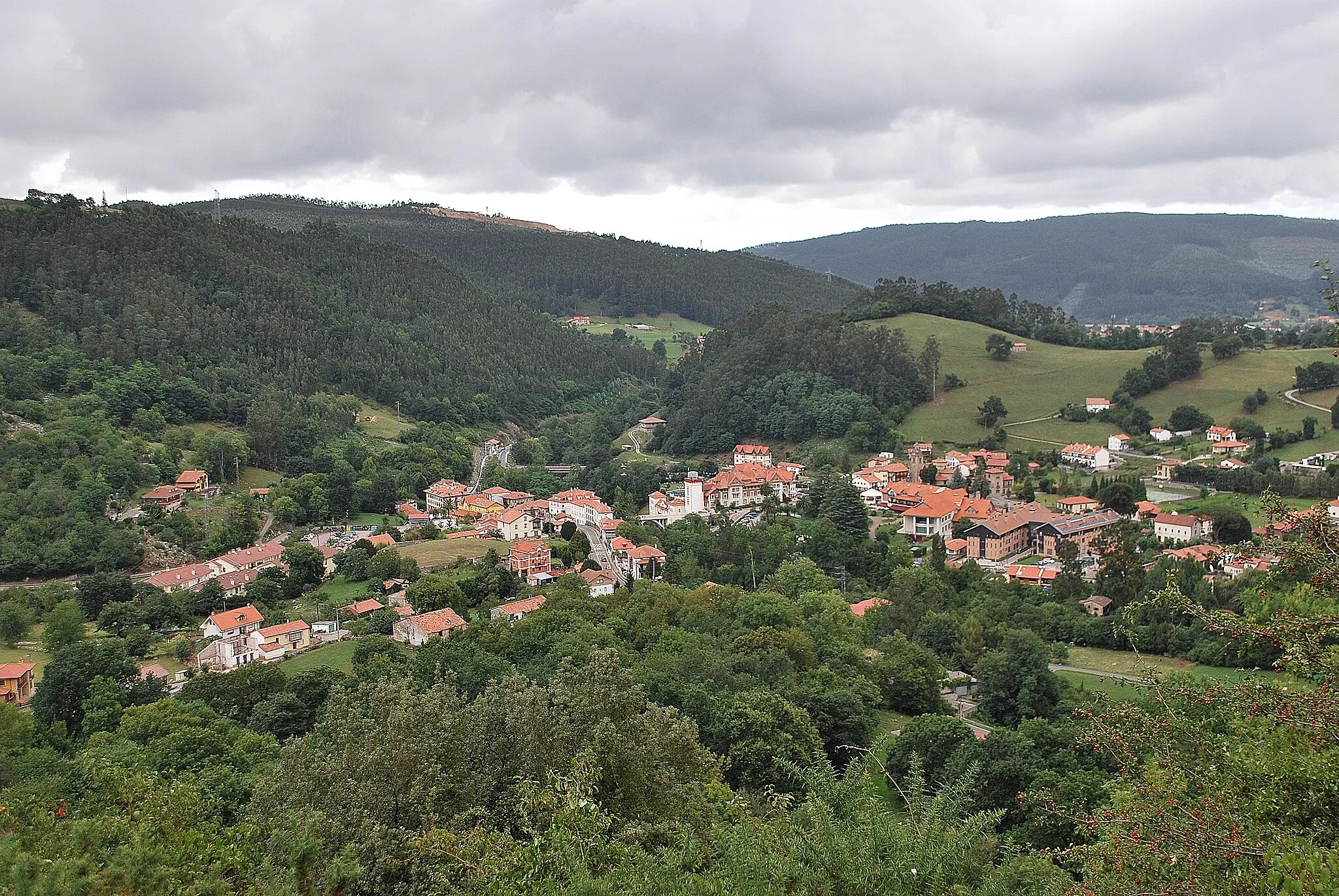 Photo showing: Puente Viesgo, Cantabria, Spain