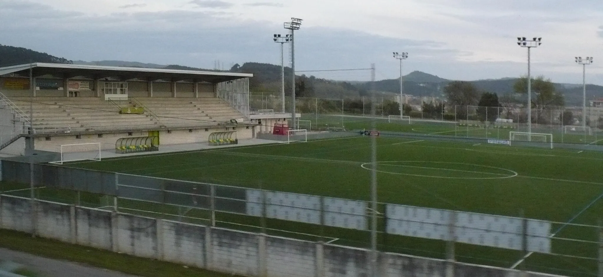 Photo showing: Santa Ana football ground in Tanos, Torlavega (Cantabria), home to Club Deportivo Tropezón