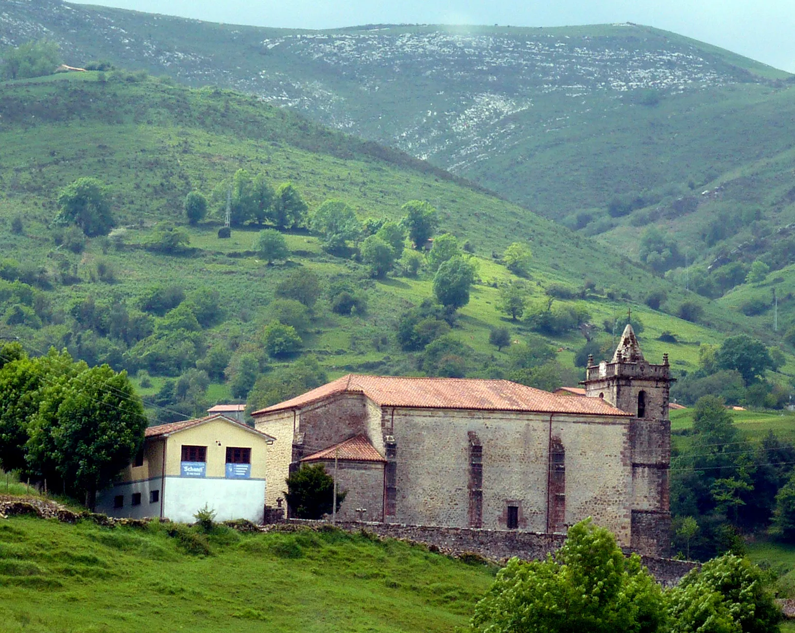 Photo showing: Iglesia parroquial La Transfiguración del Señor, Roiz, Valdáliga, Cantabria, España