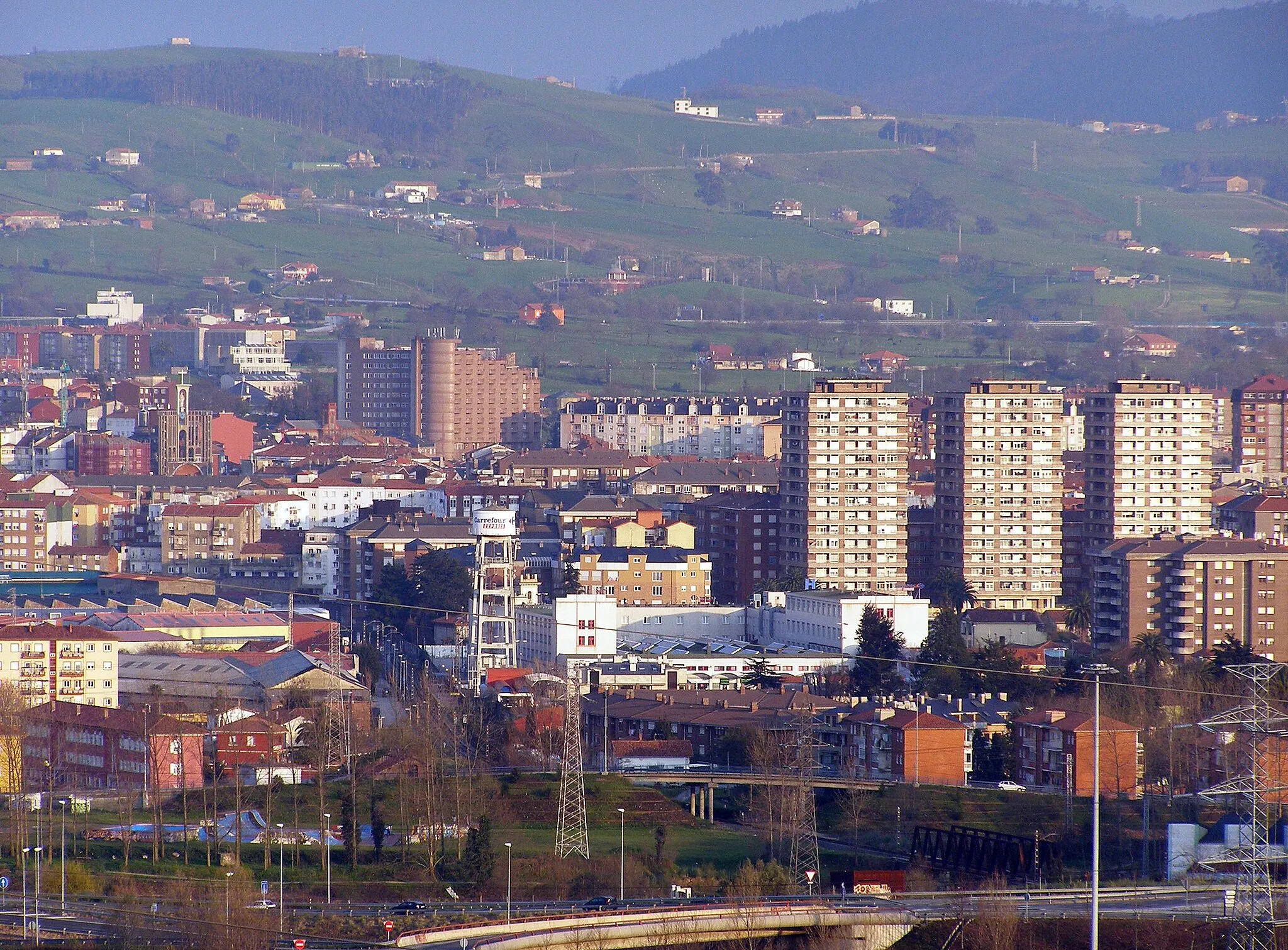 Photo showing: Torrelavega city centre from Sierrallana Hospital